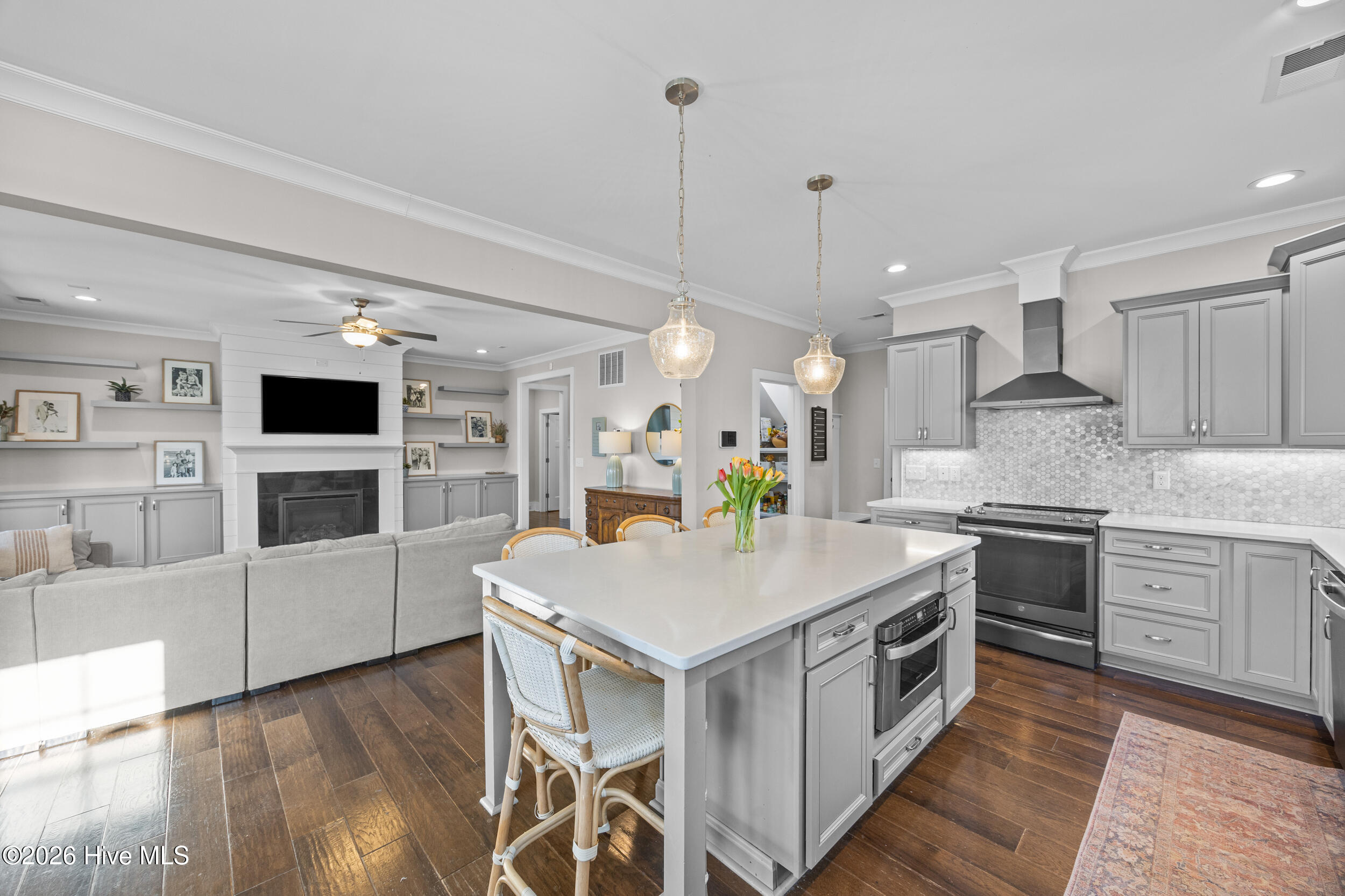 100551925 | Photo 11