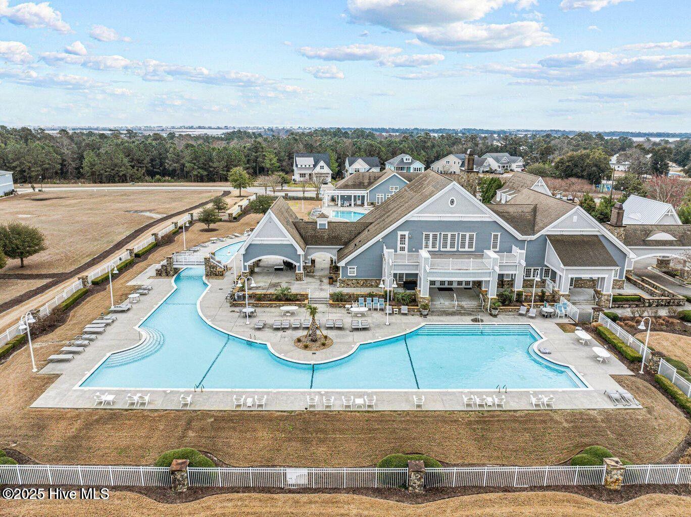 100564274 | Photo 42