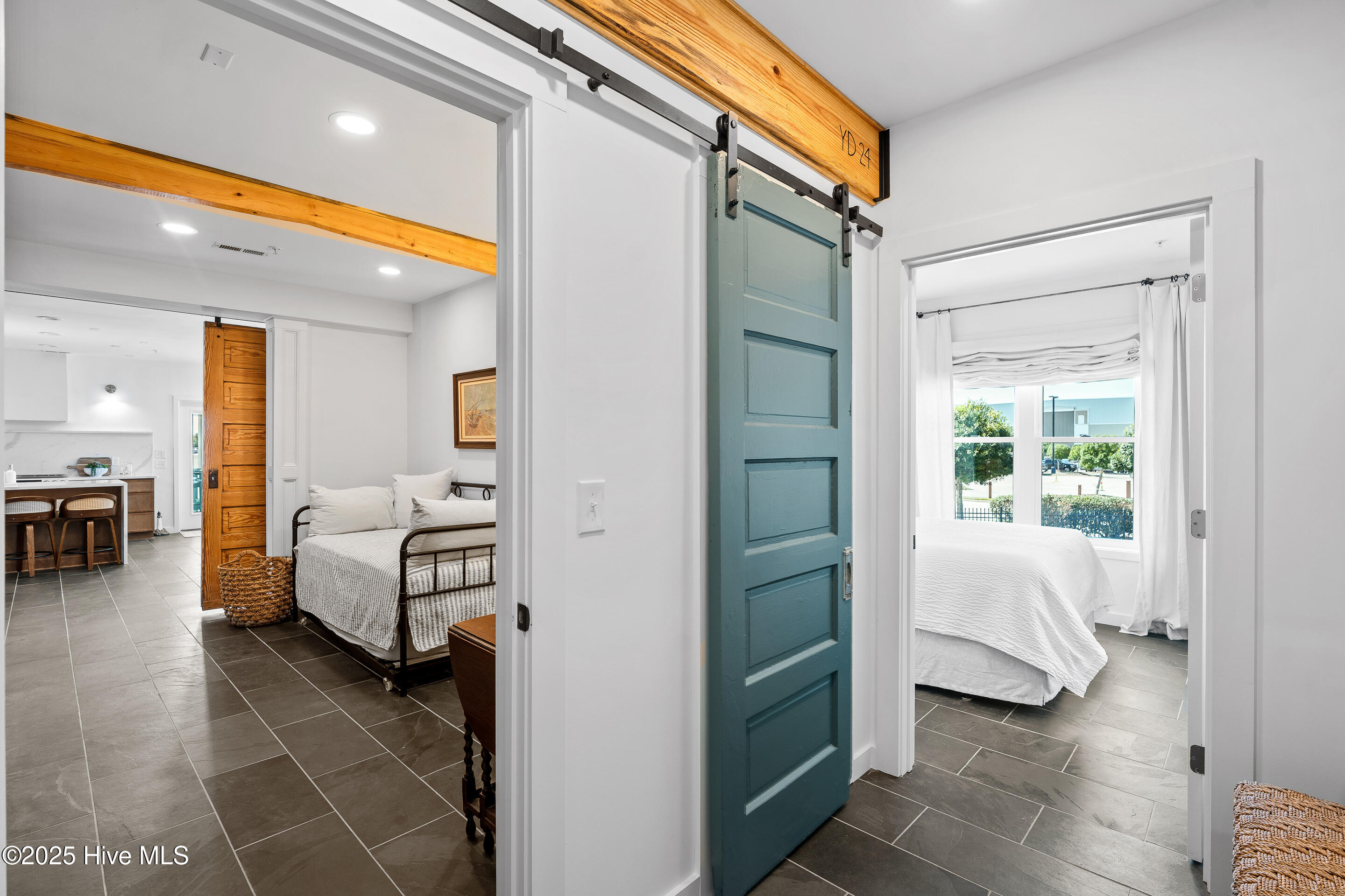 100559399 | Photo 34