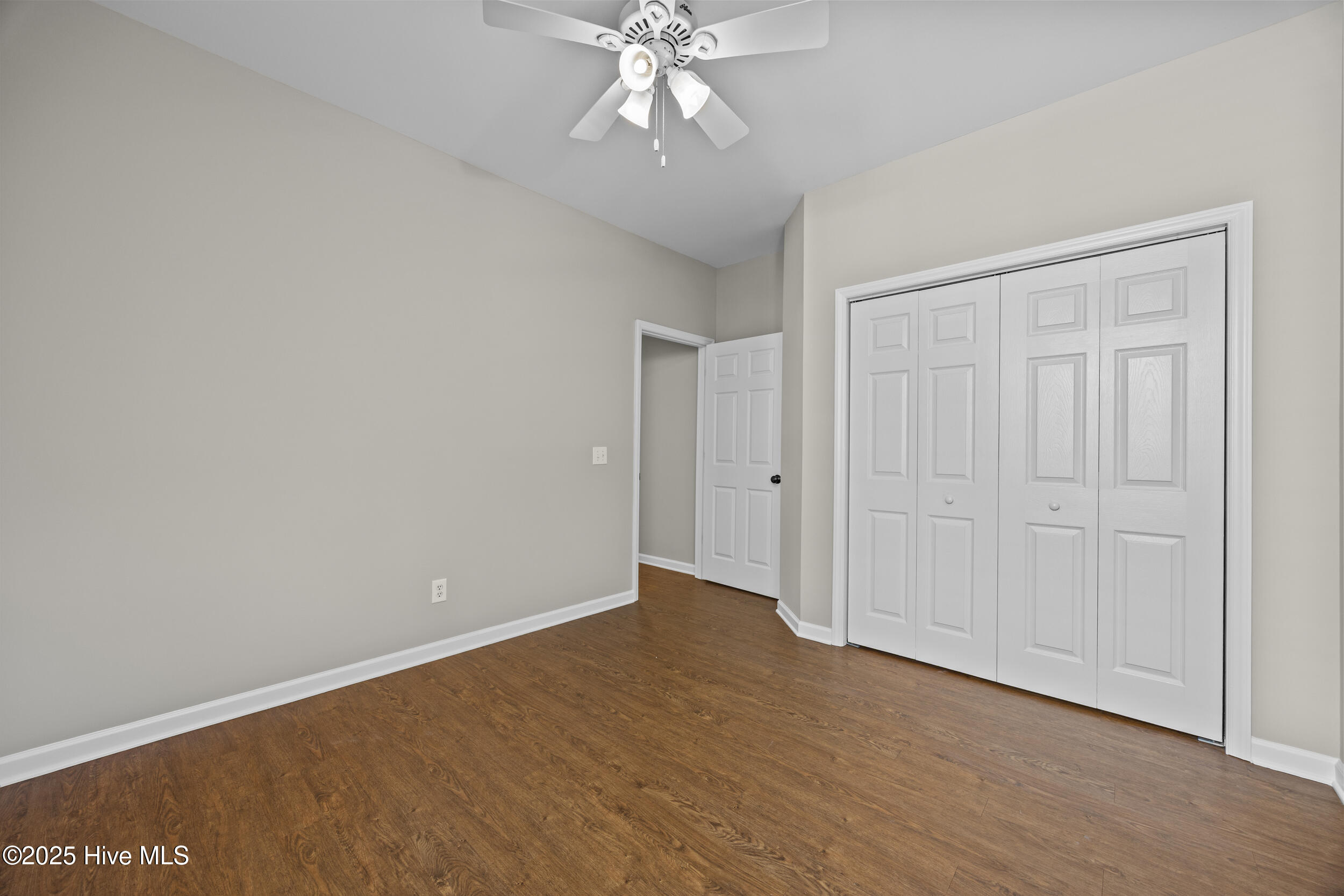 100536909 | Photo 24