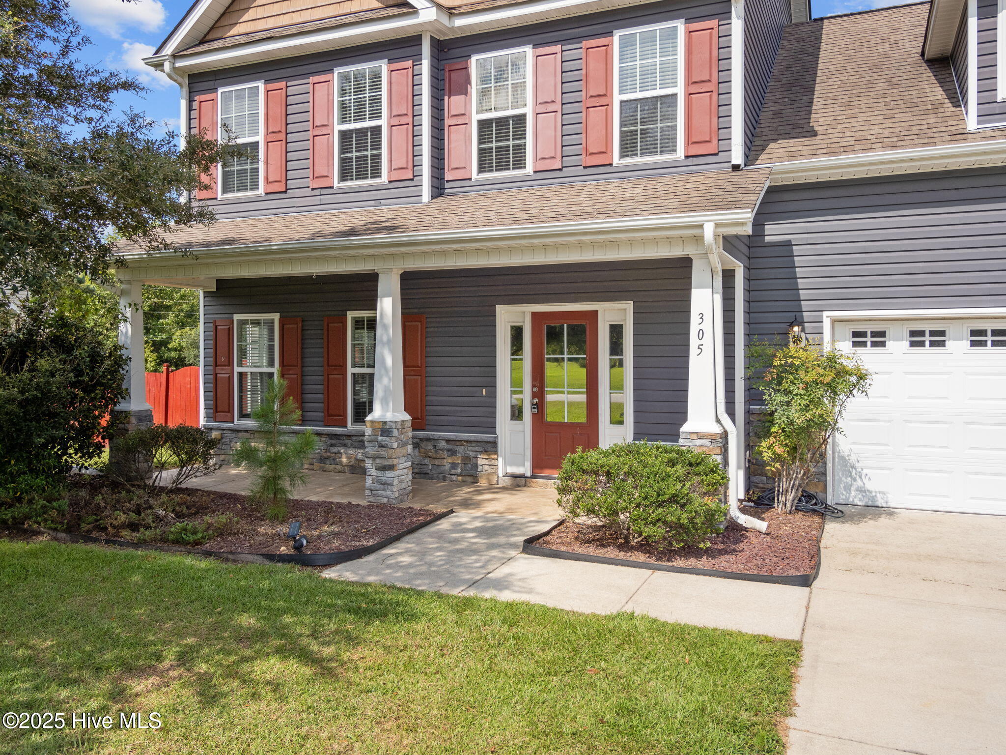 100529601 | Photo 12