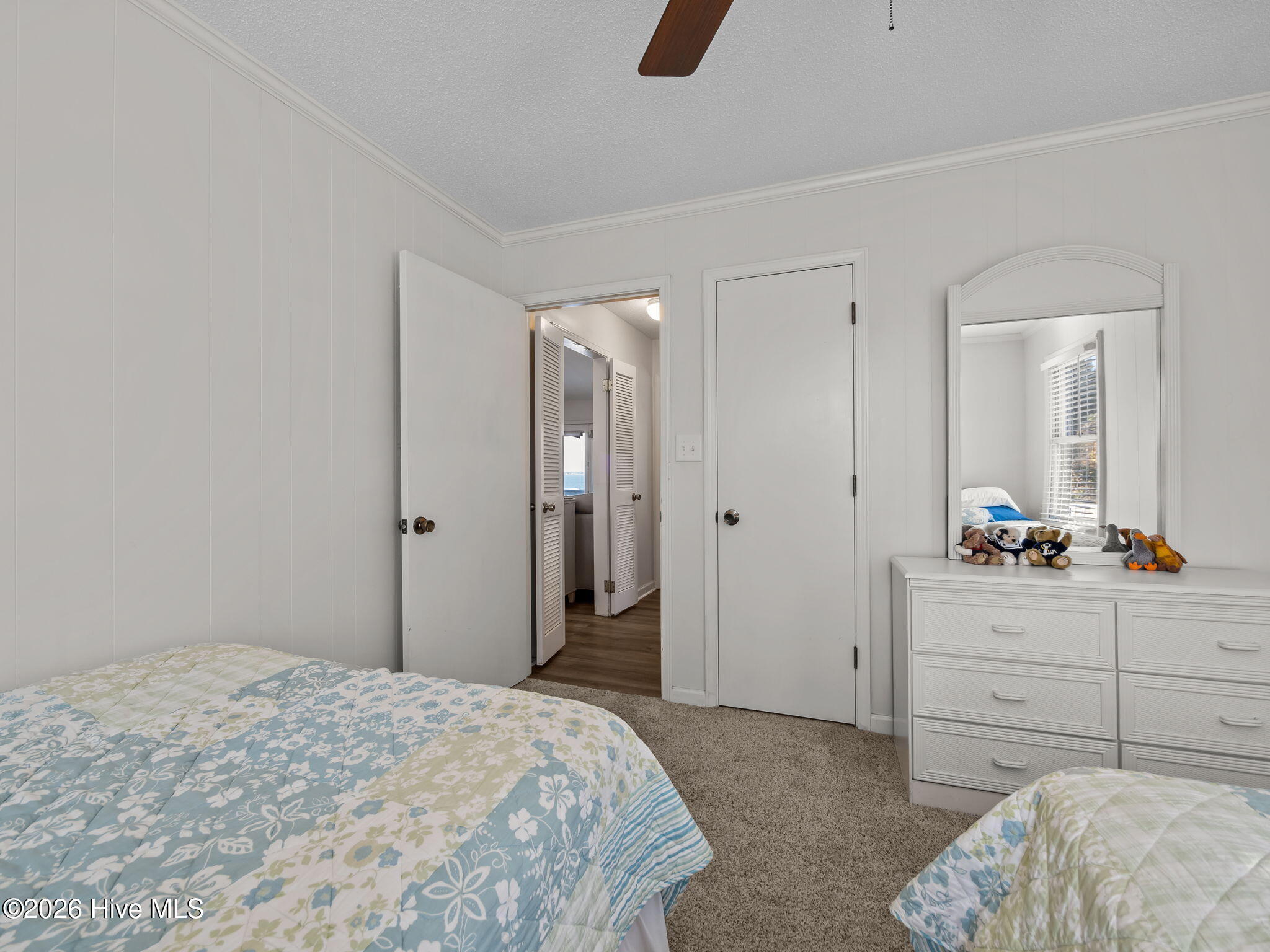 100551194 | Photo 40