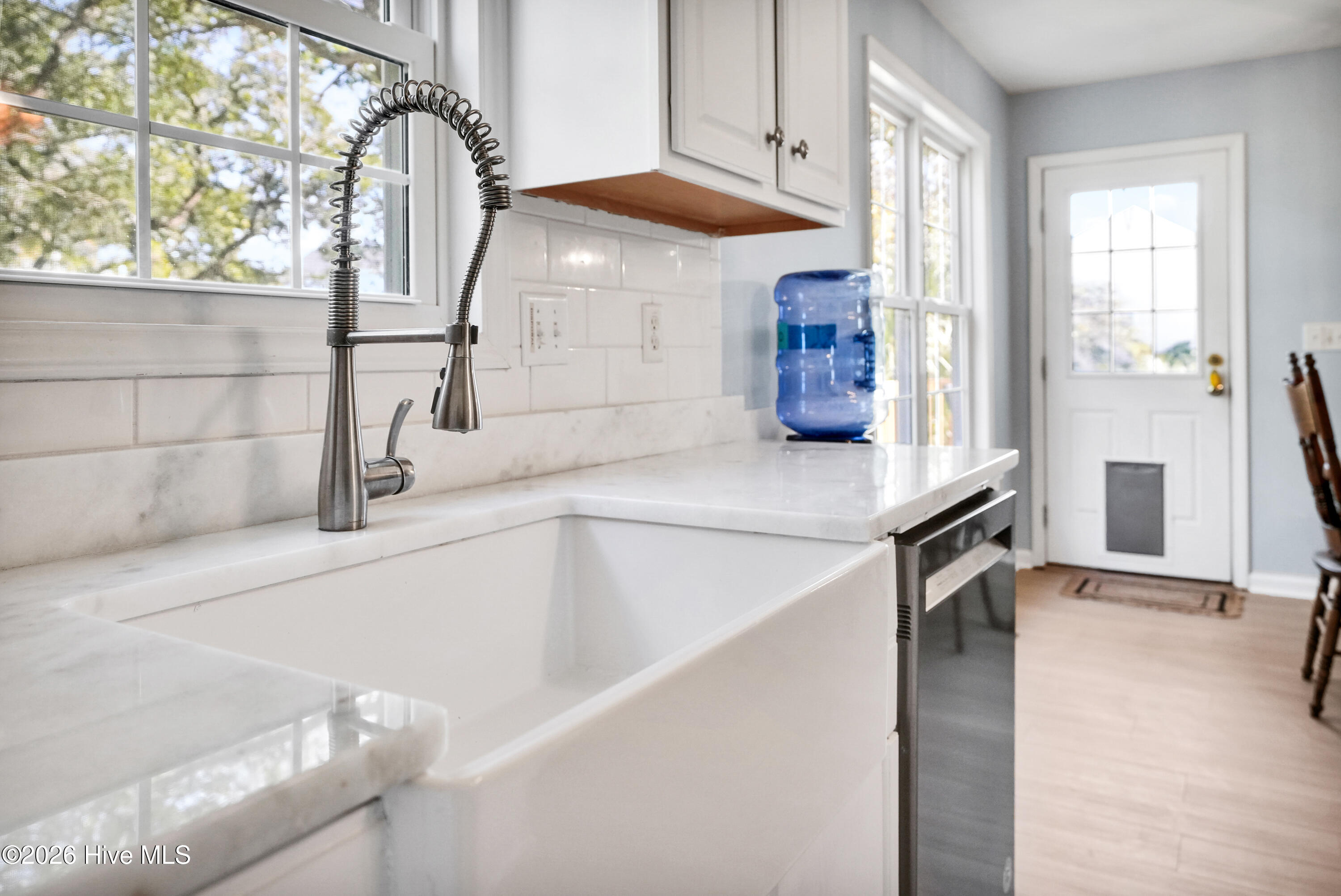 100550810 | Photo 13