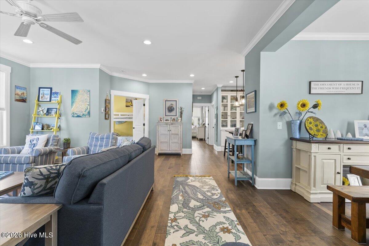 100547784 | Photo 17