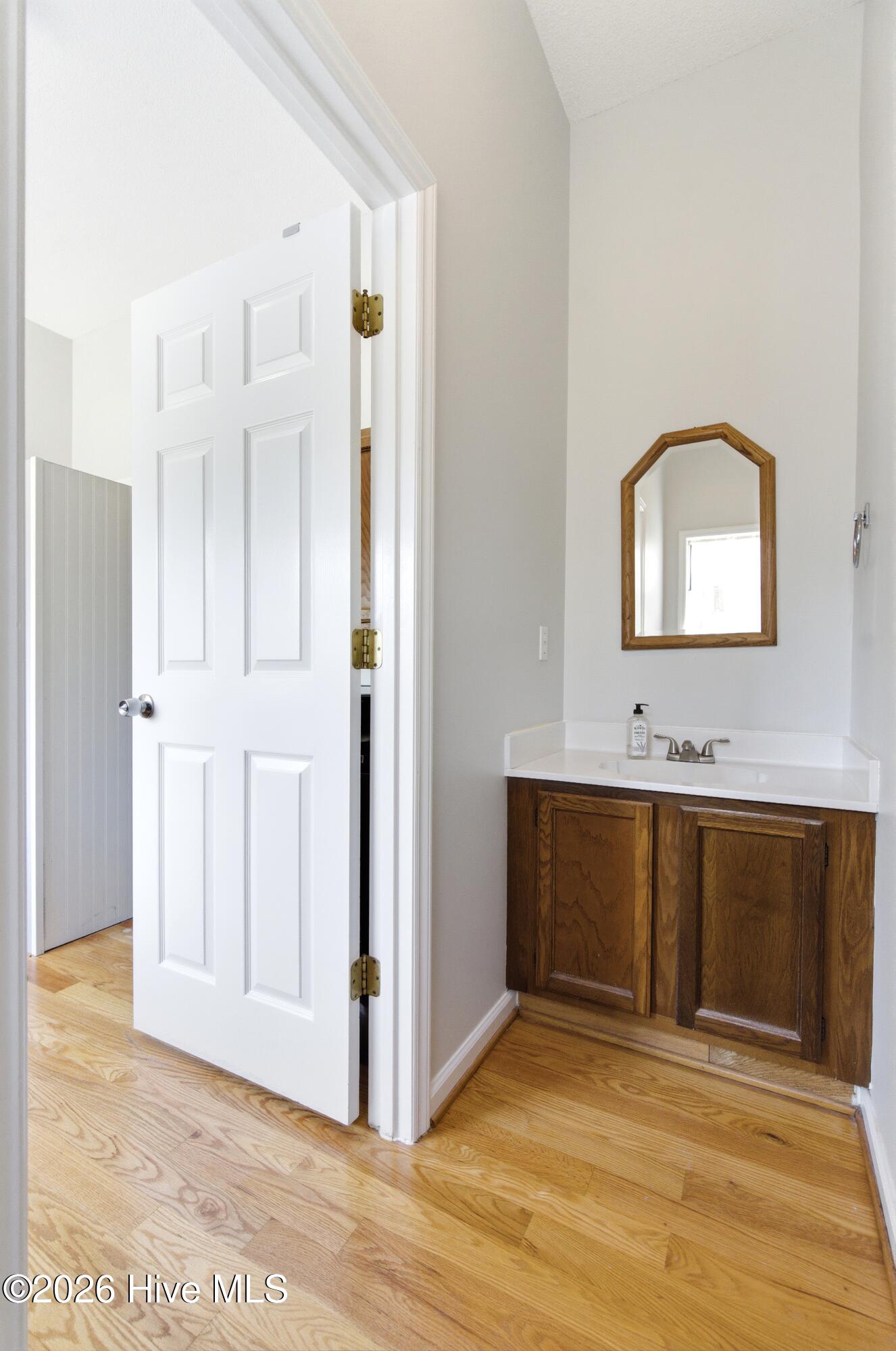 100562679 | Photo 19