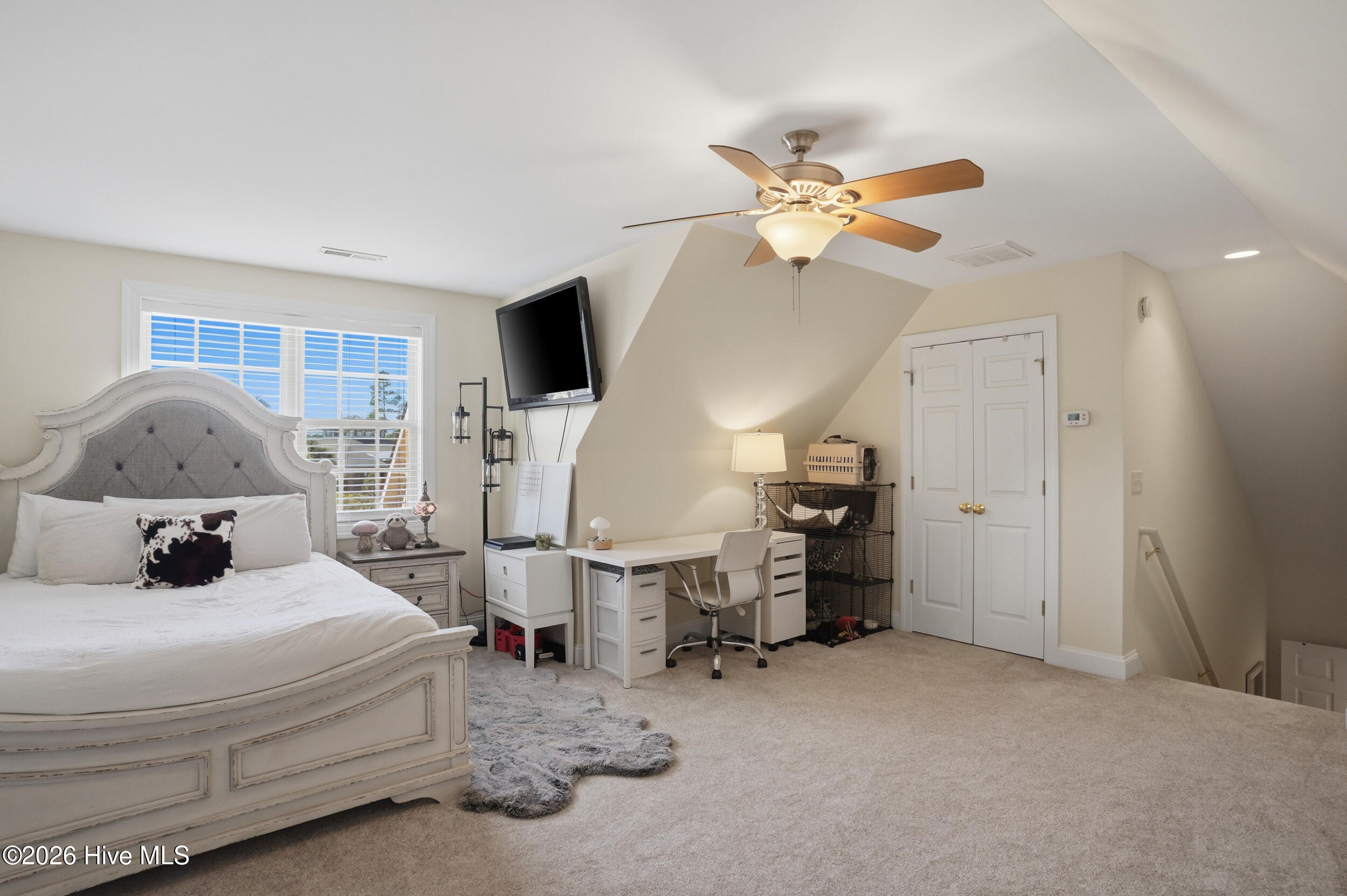 100561149 | Photo 25