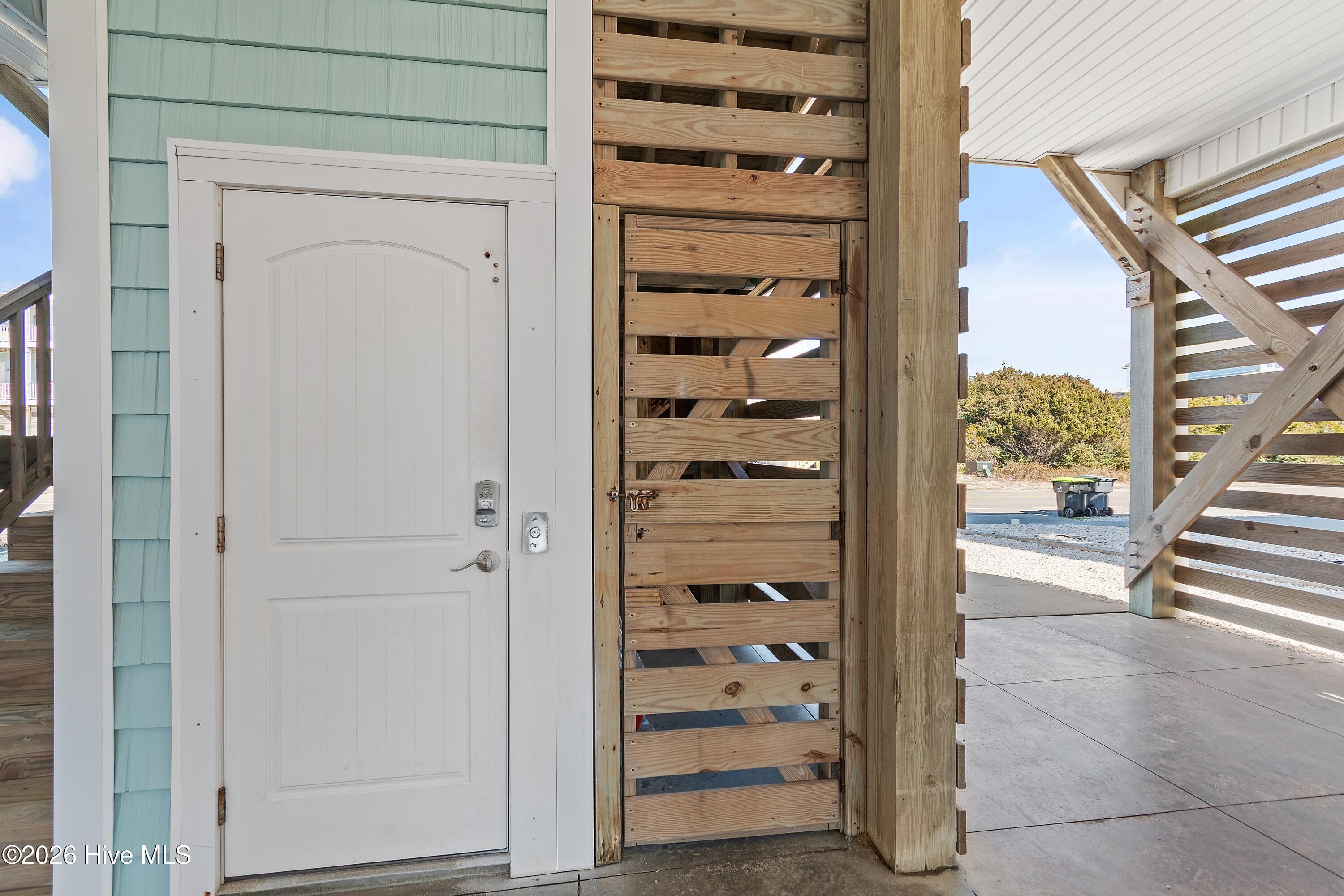 100557175 | Photo 10