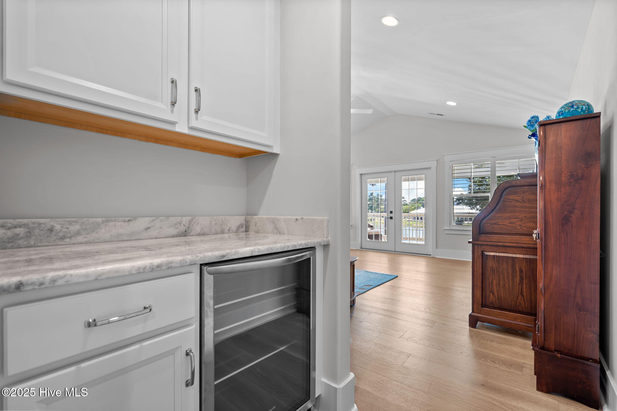 100526969 | Photo 45