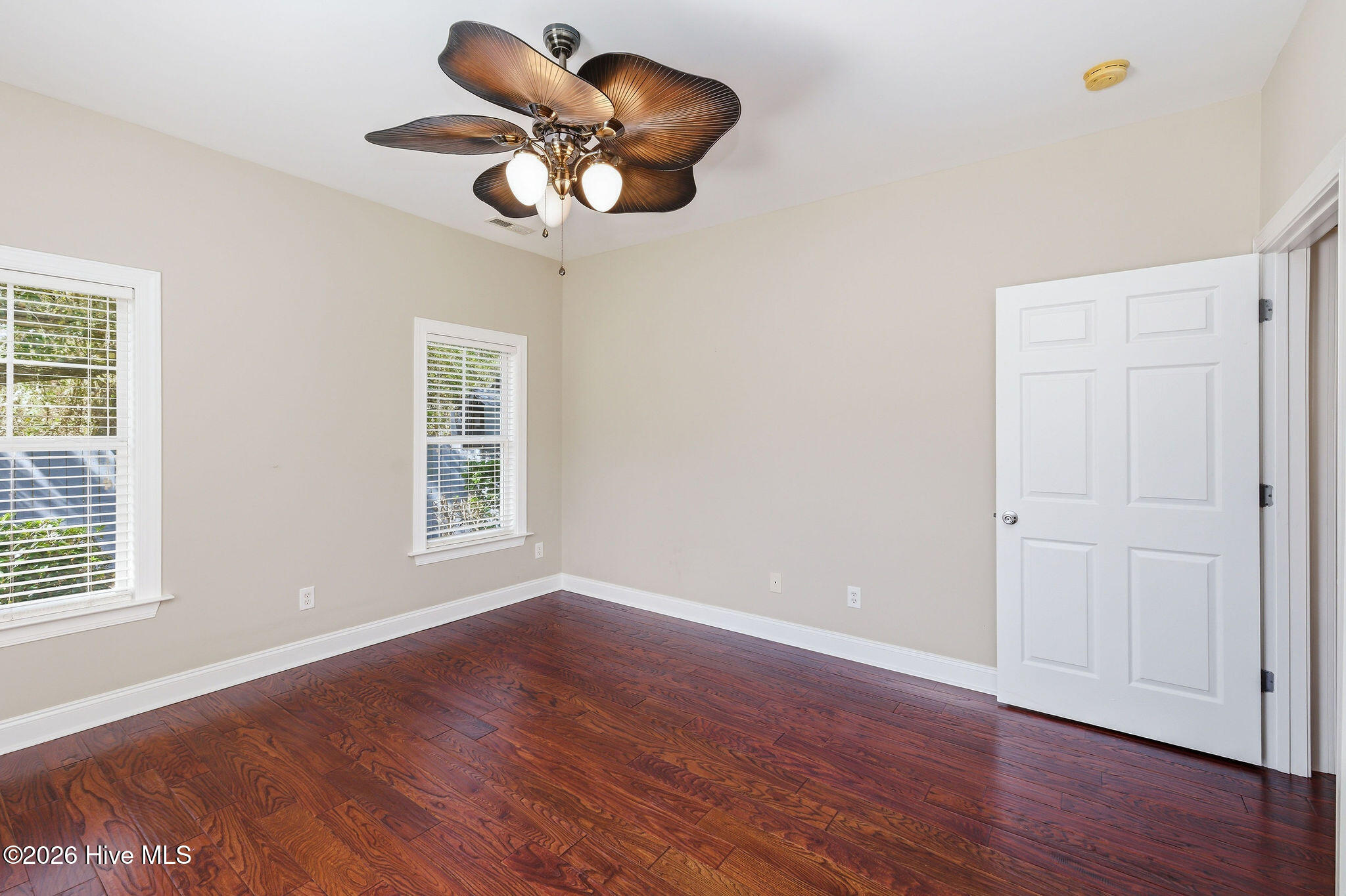 100559674 | Photo 23