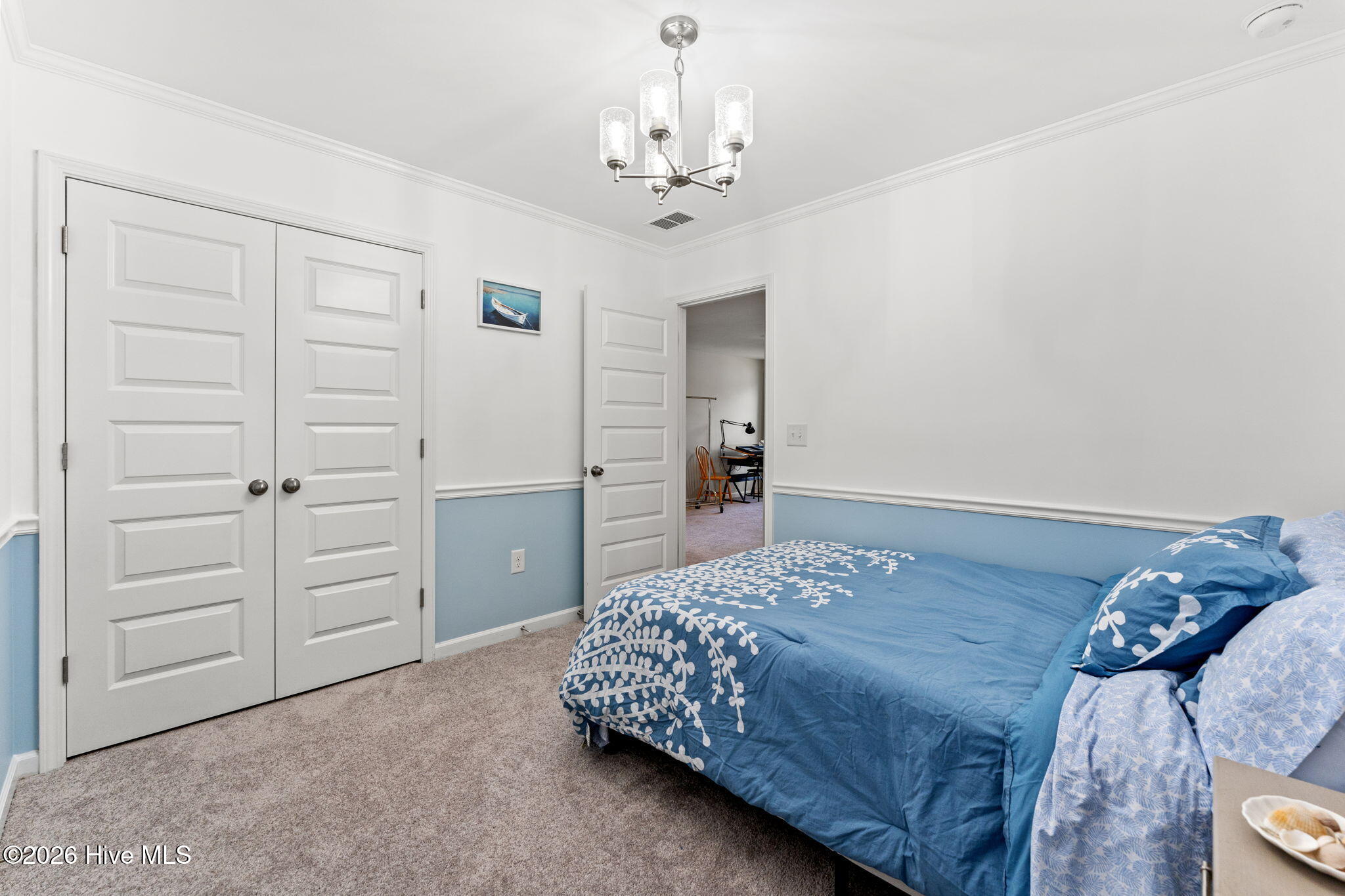 100566153 | Photo 26