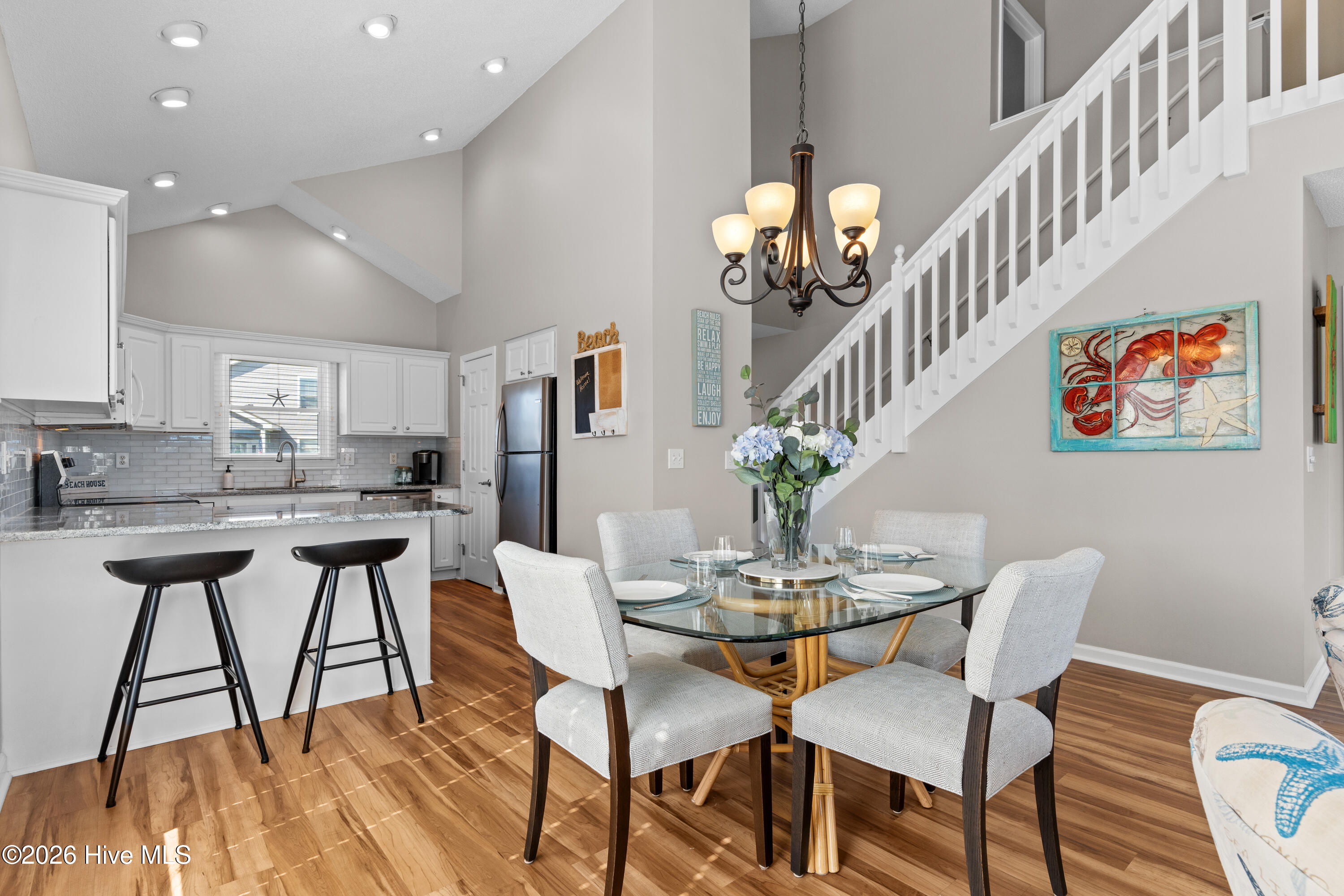 100560754 | Photo 24