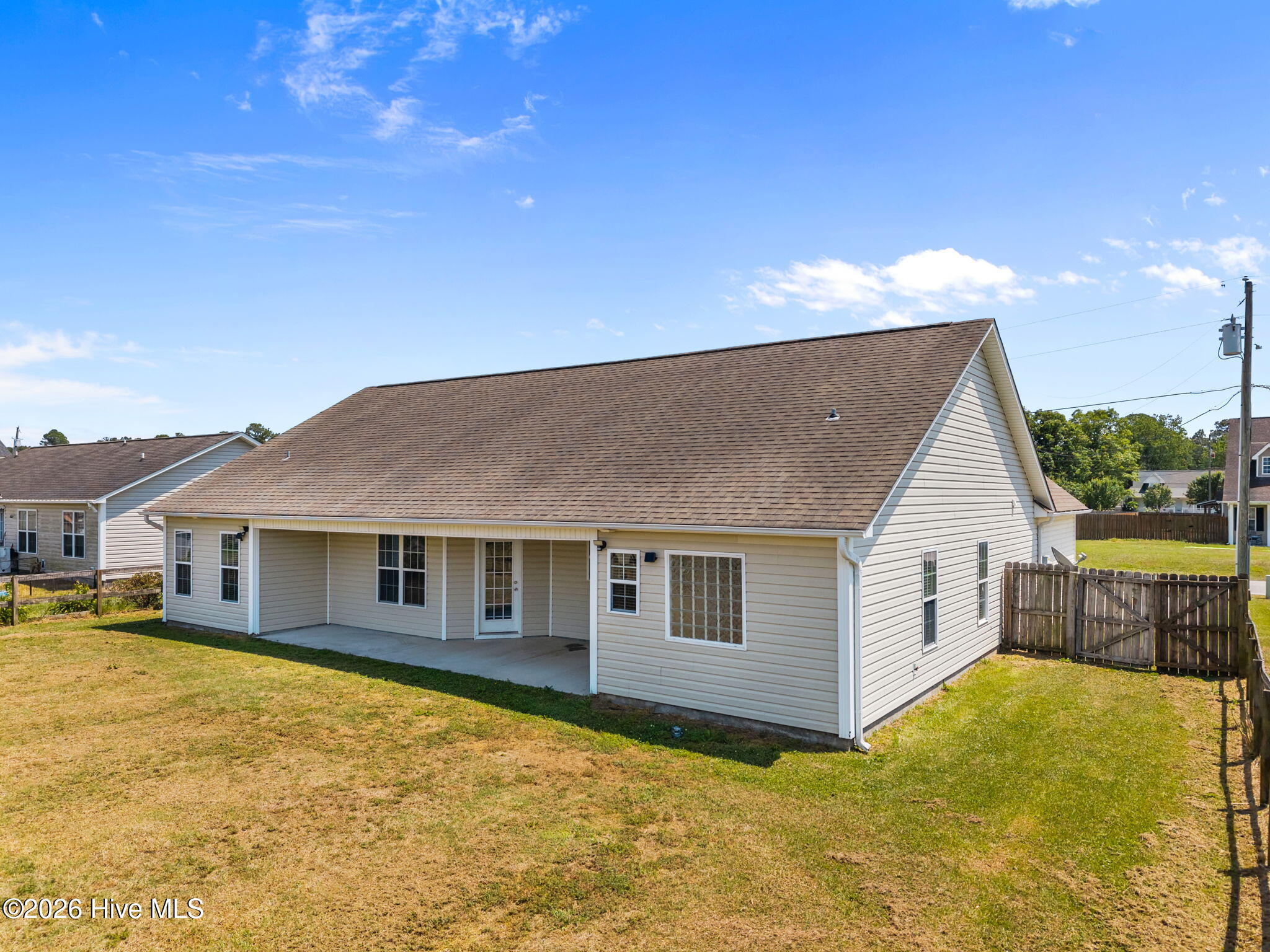 100569834 | Photo 49