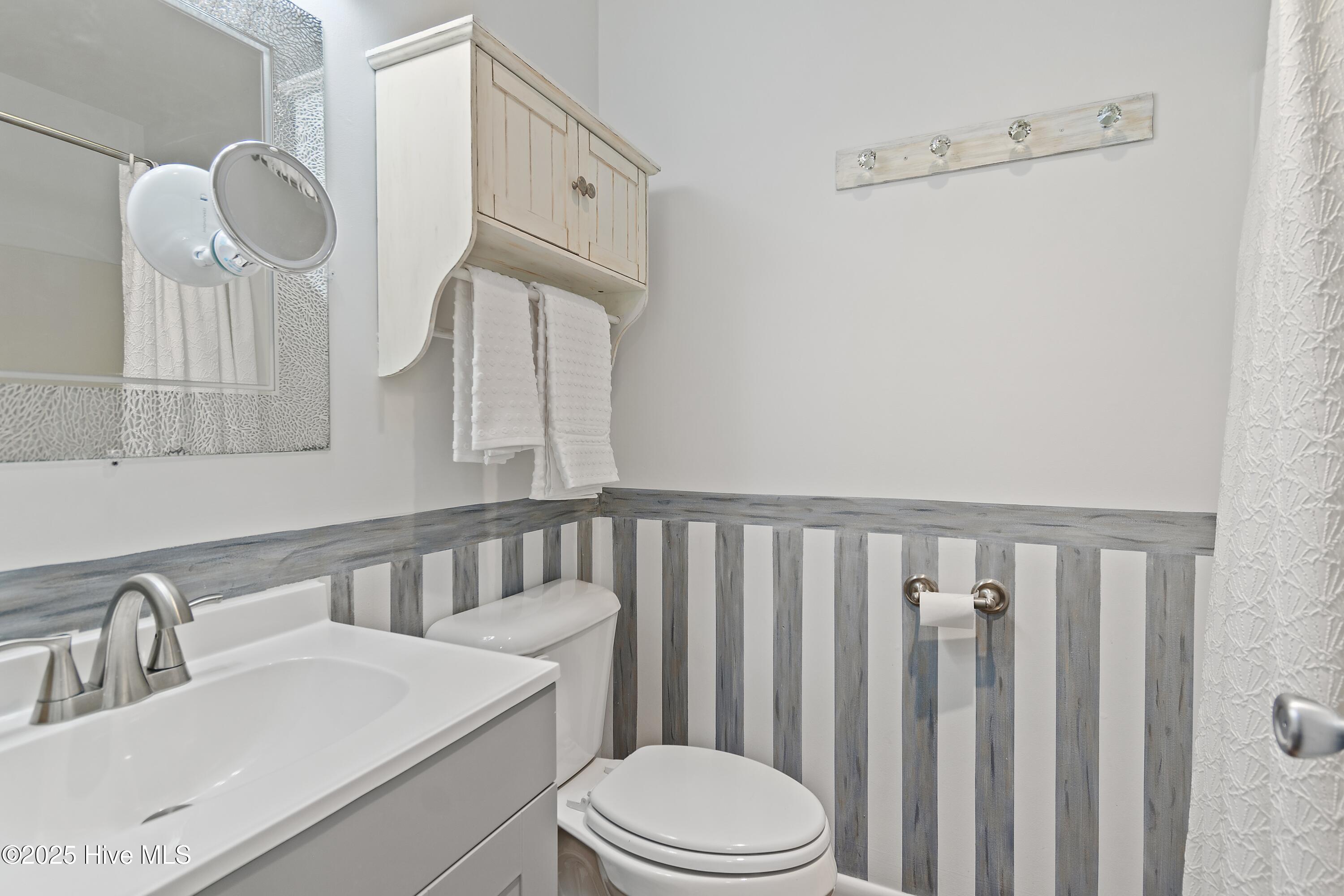 100533789 | Photo 11