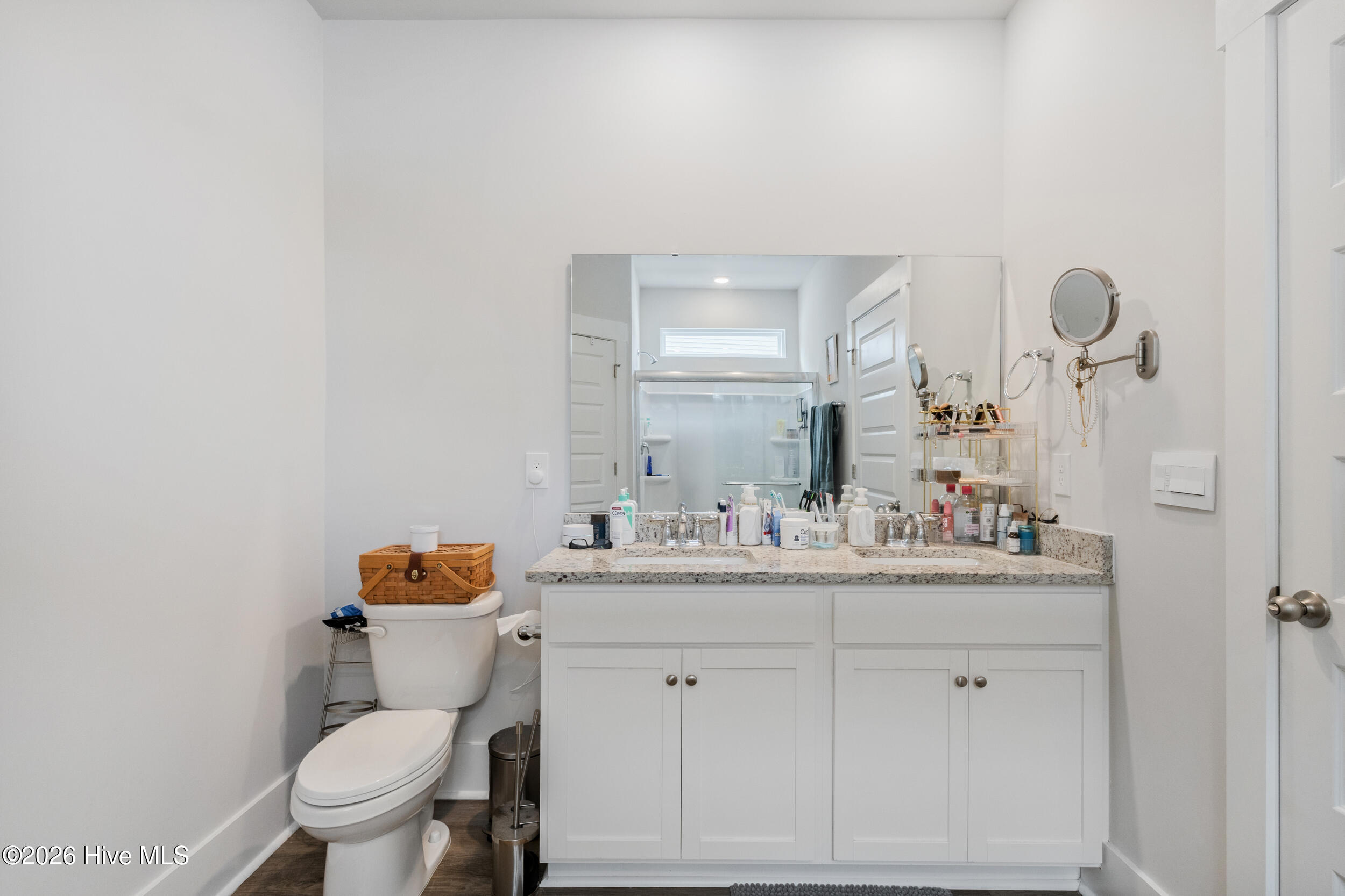 100561359 | Photo 30