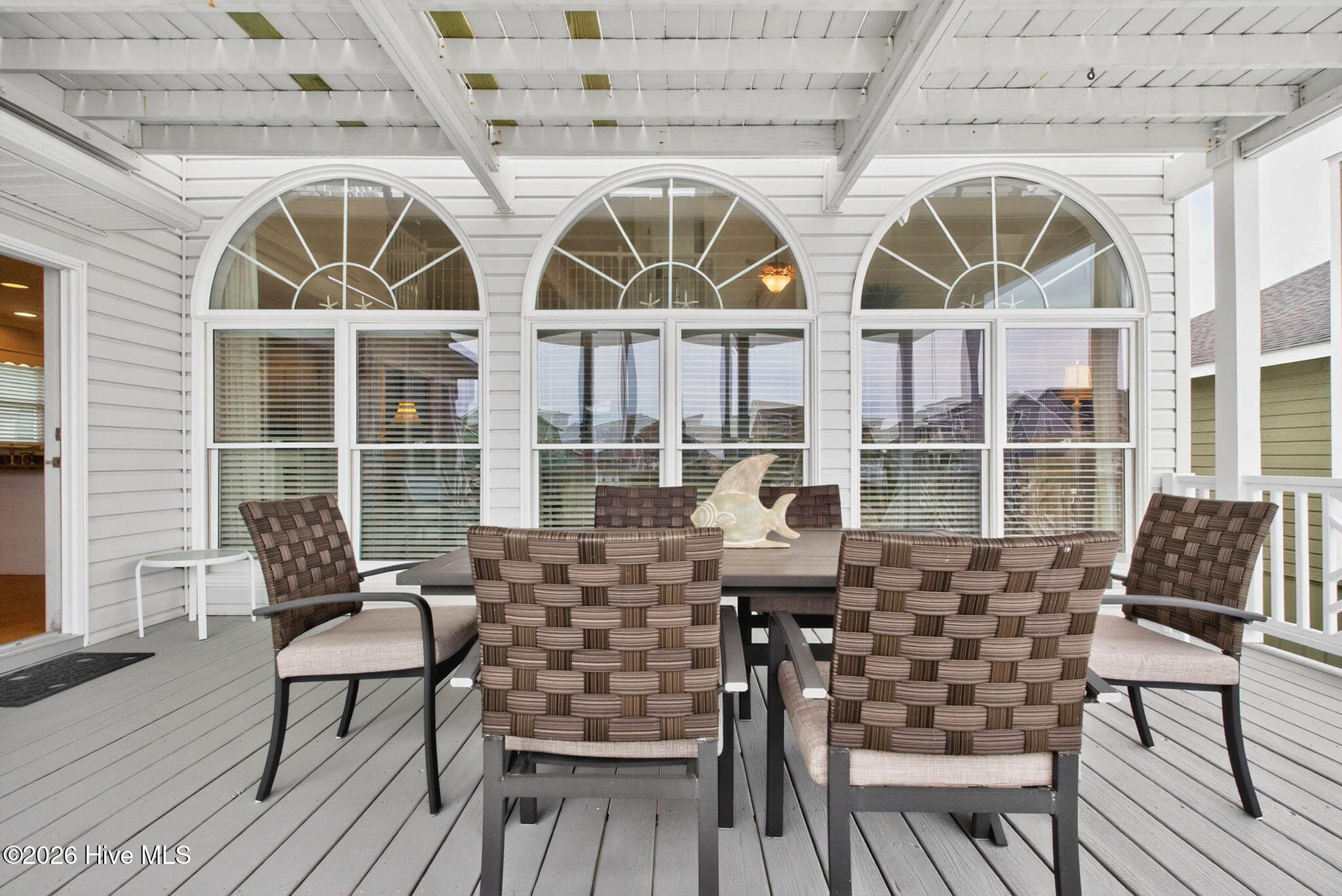 100570658 | Photo 23