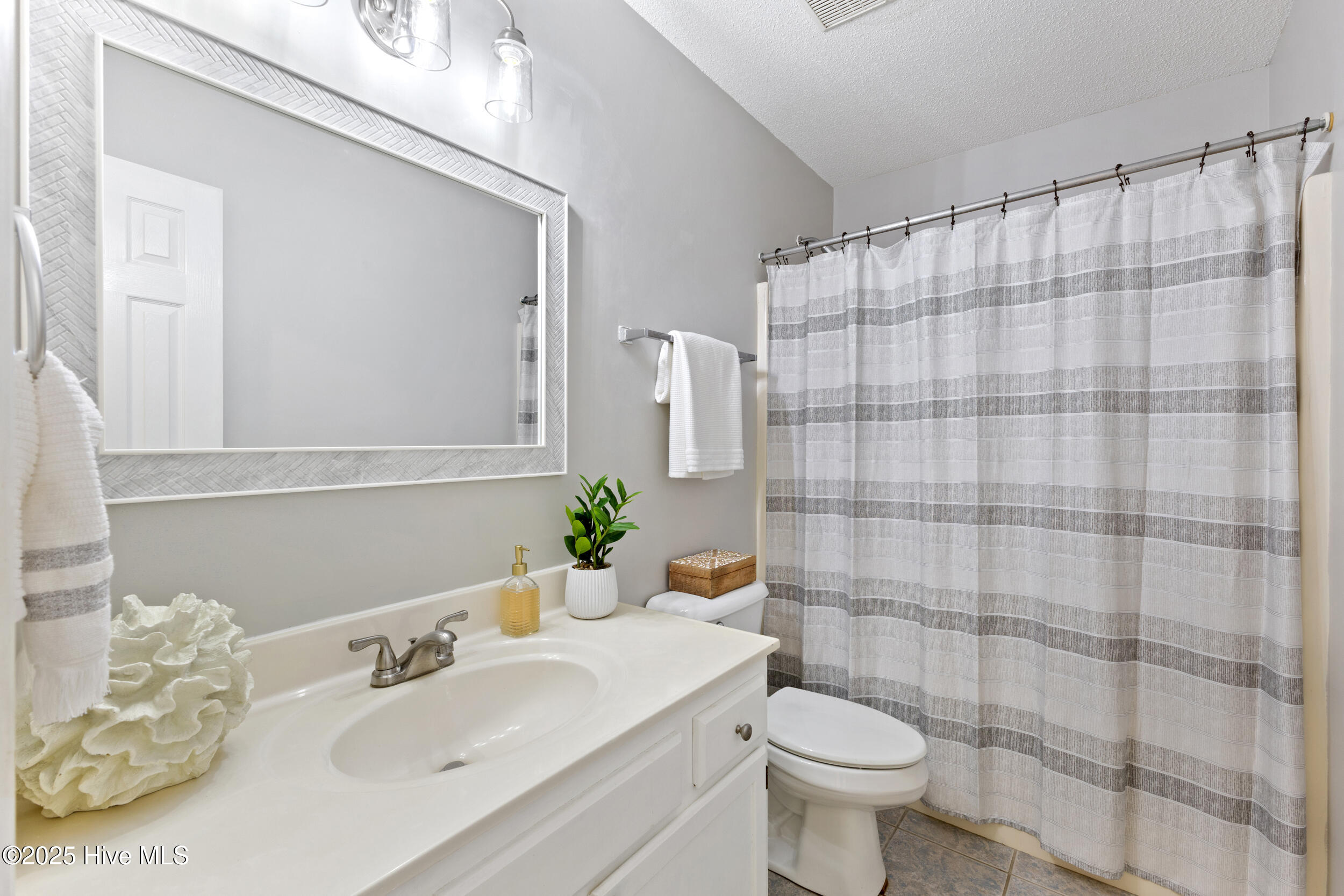 100532478 | Photo 14