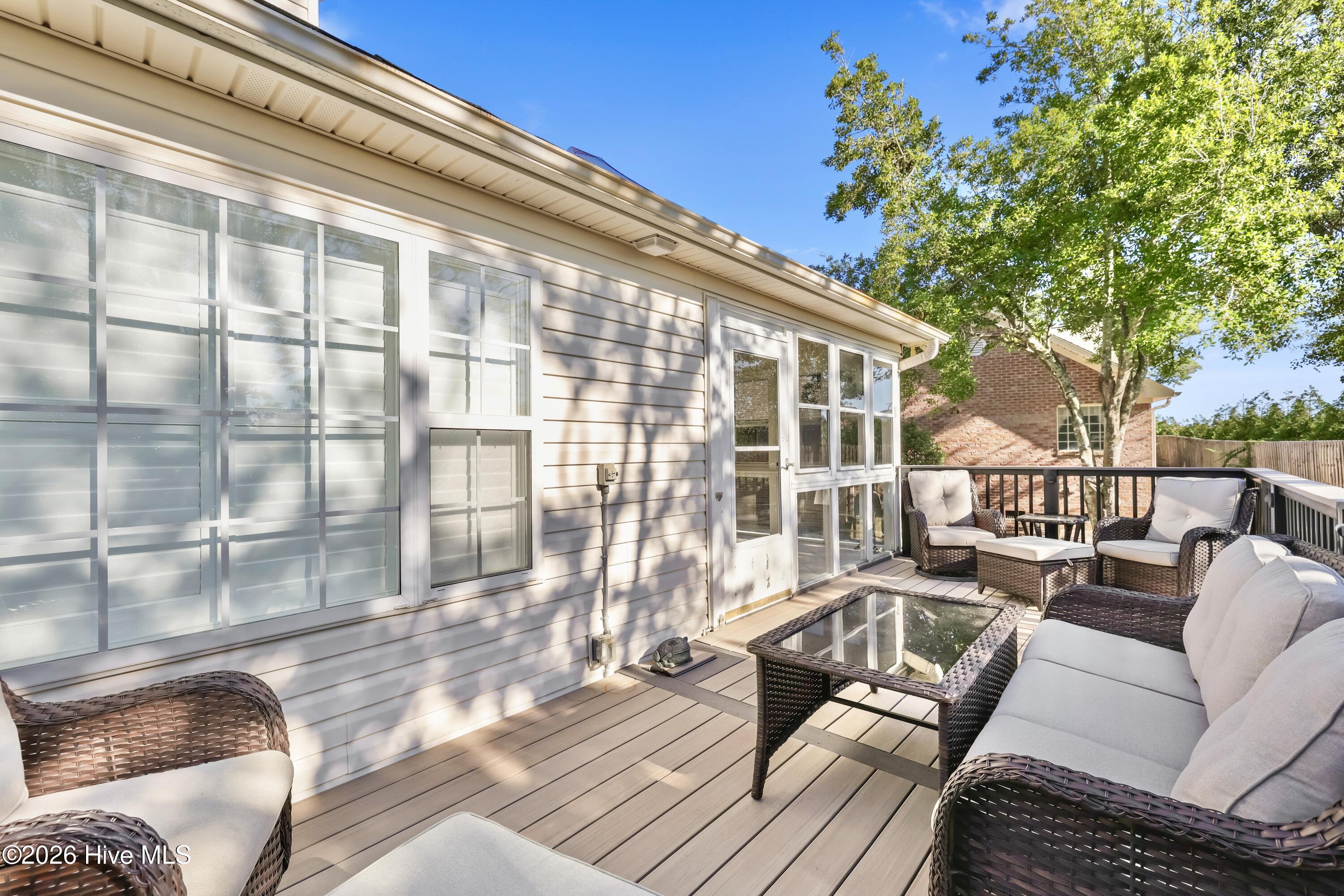 100547301 | Photo 38