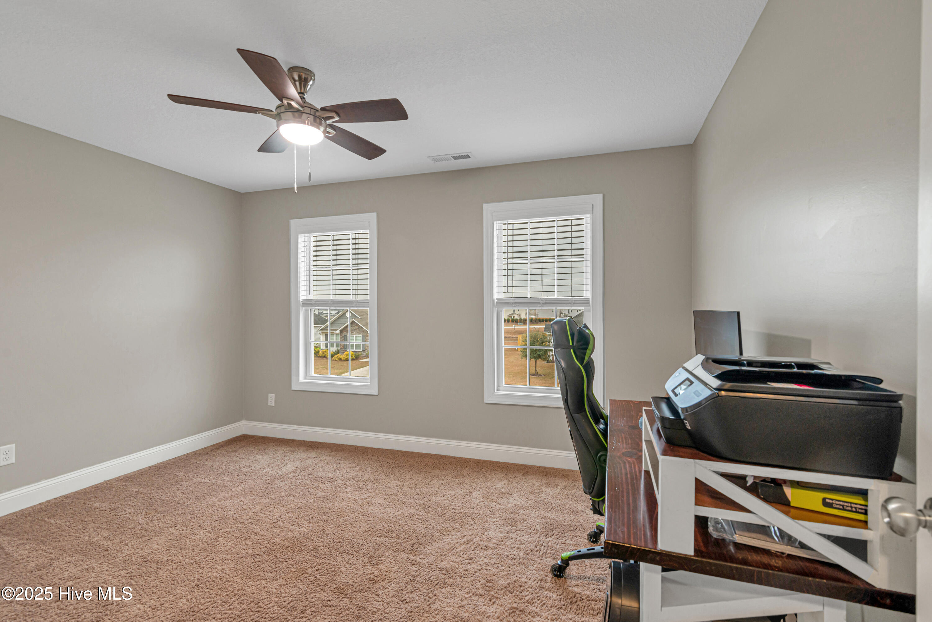 100545254 | Photo 37