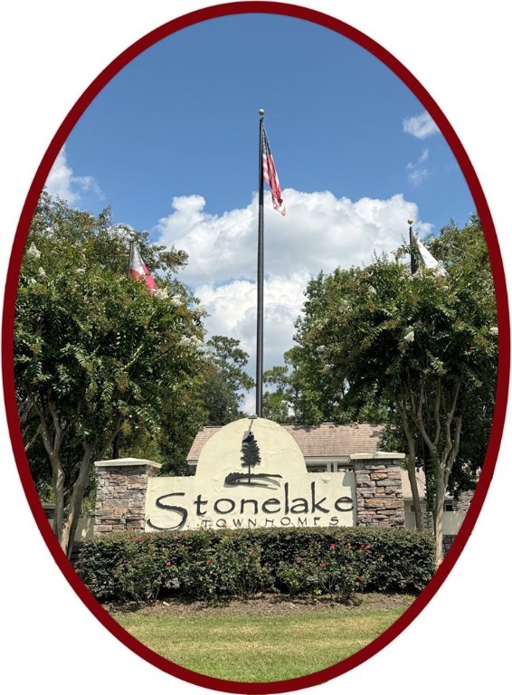 Near Entrance of StoneLake