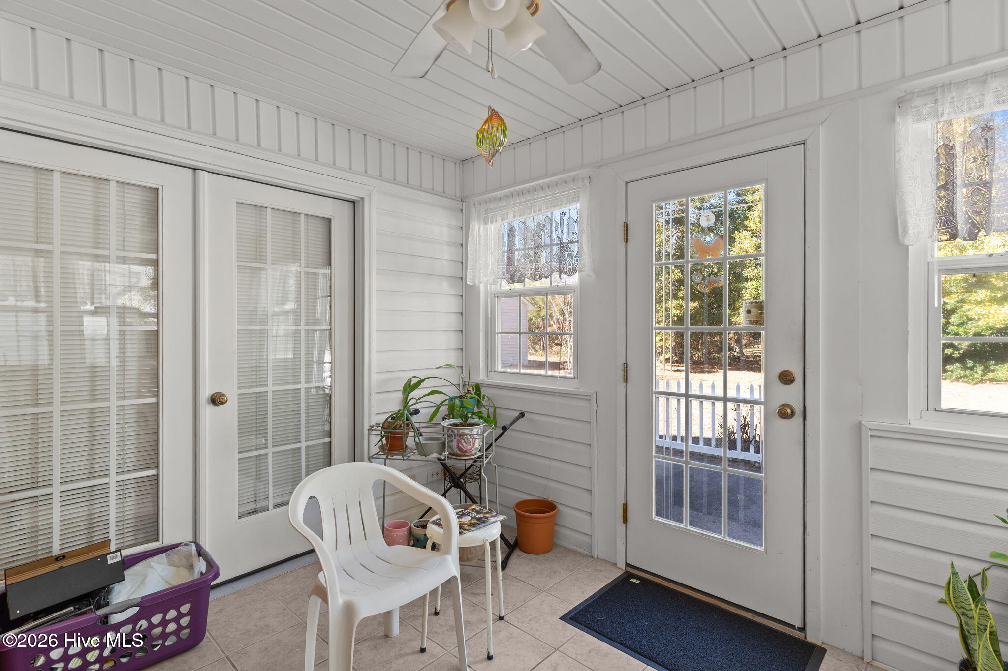 100550079 | Photo 24