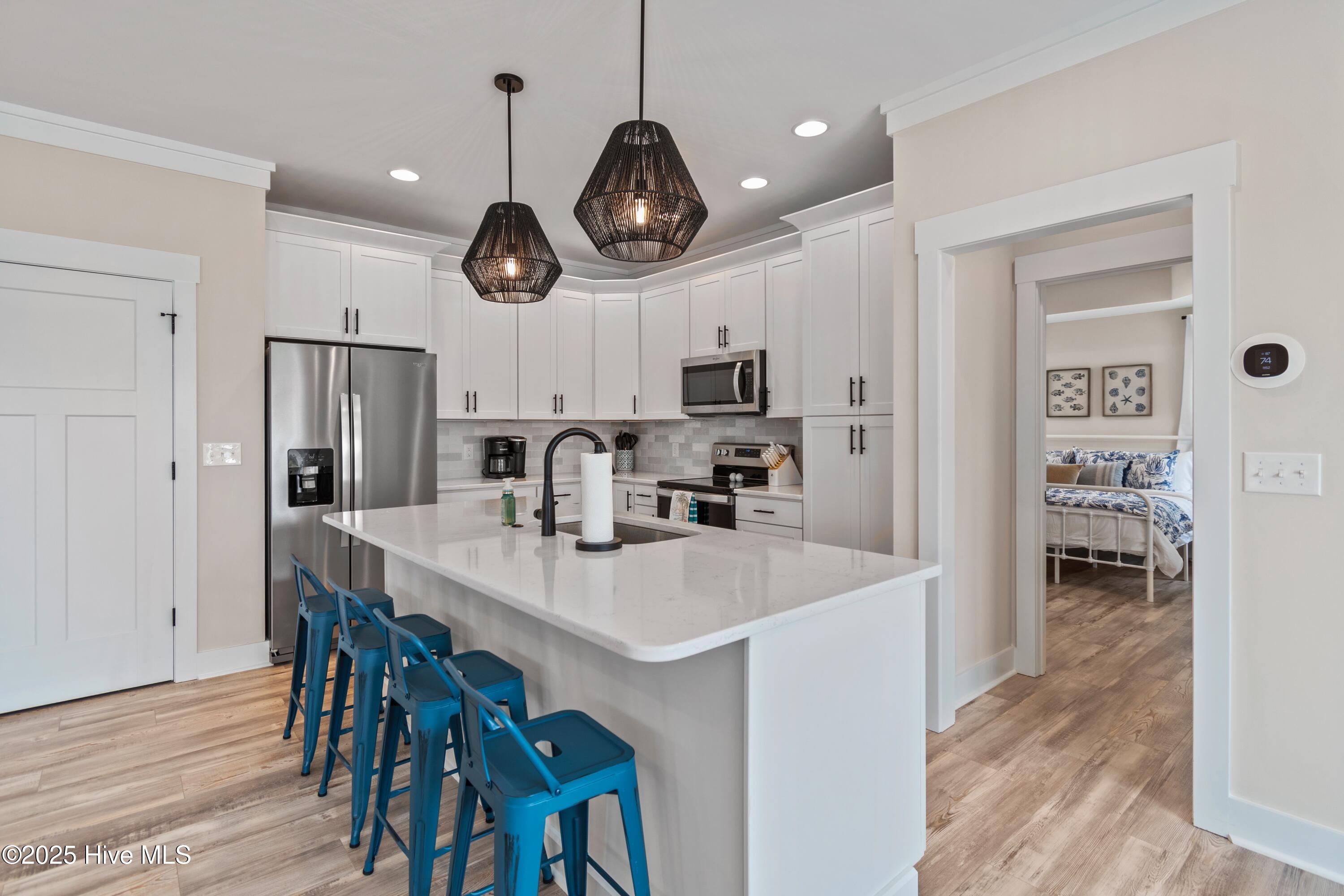 100544300 | Photo 18