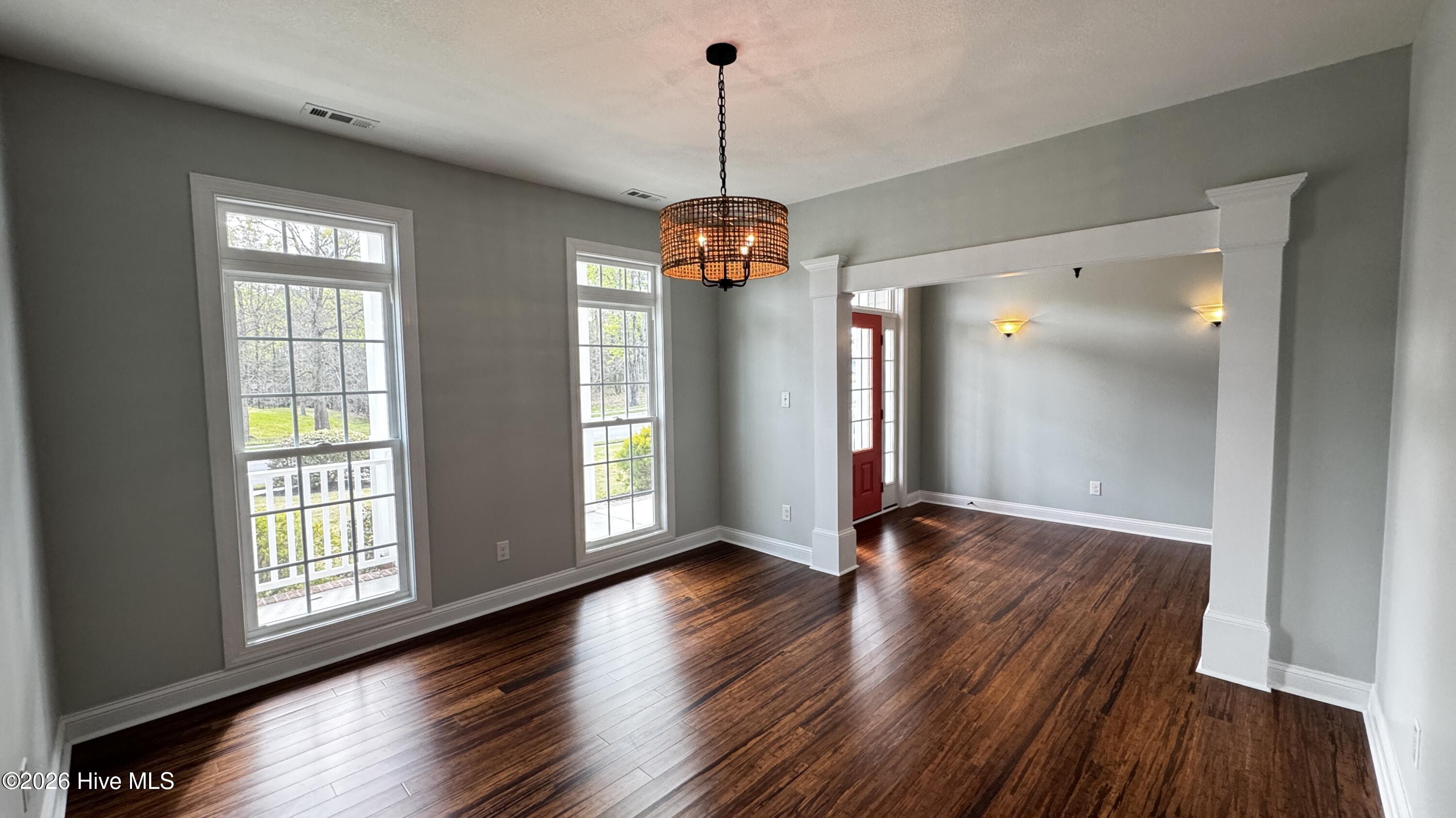 100565264 | Photo 17