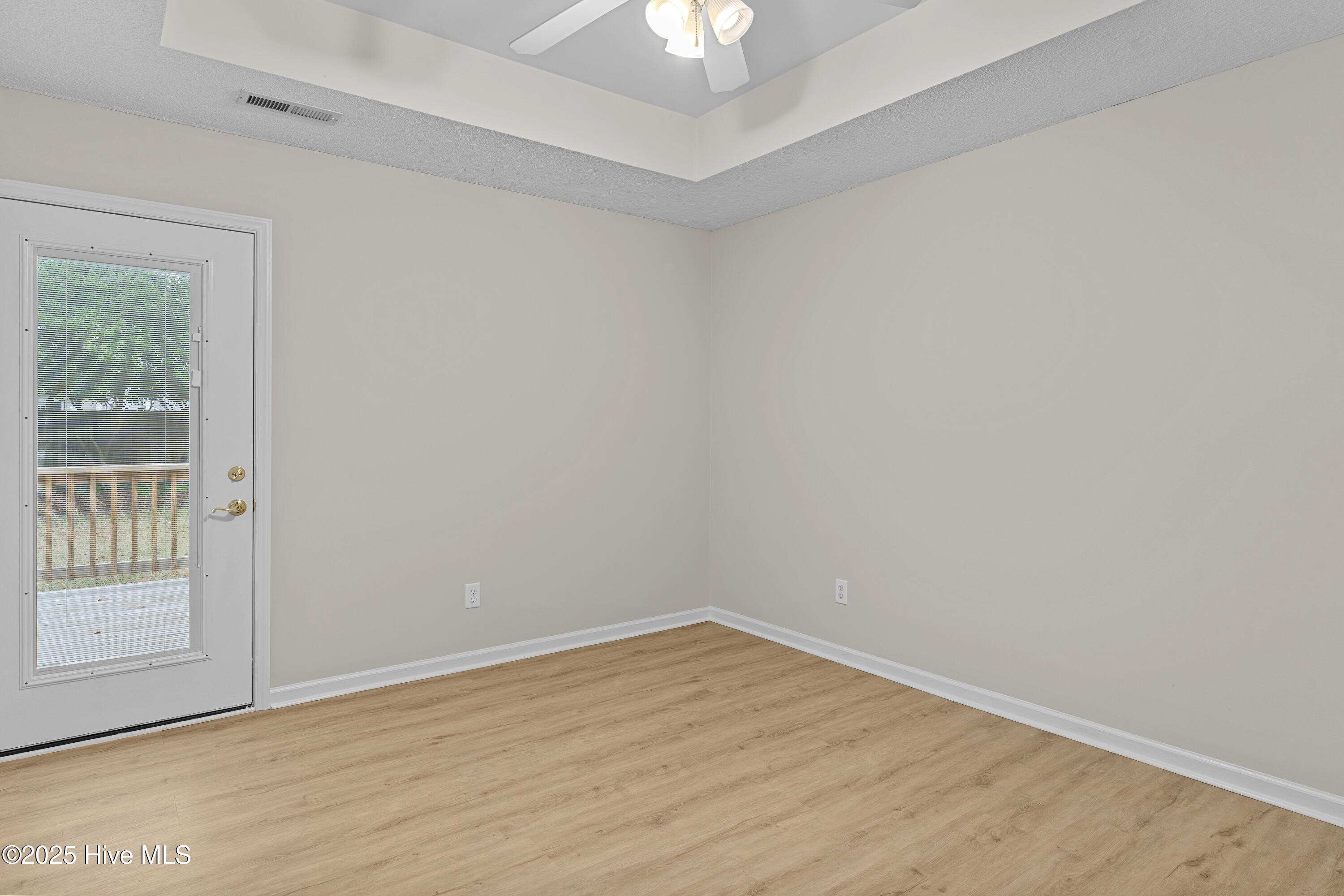 100545454 | Photo 13