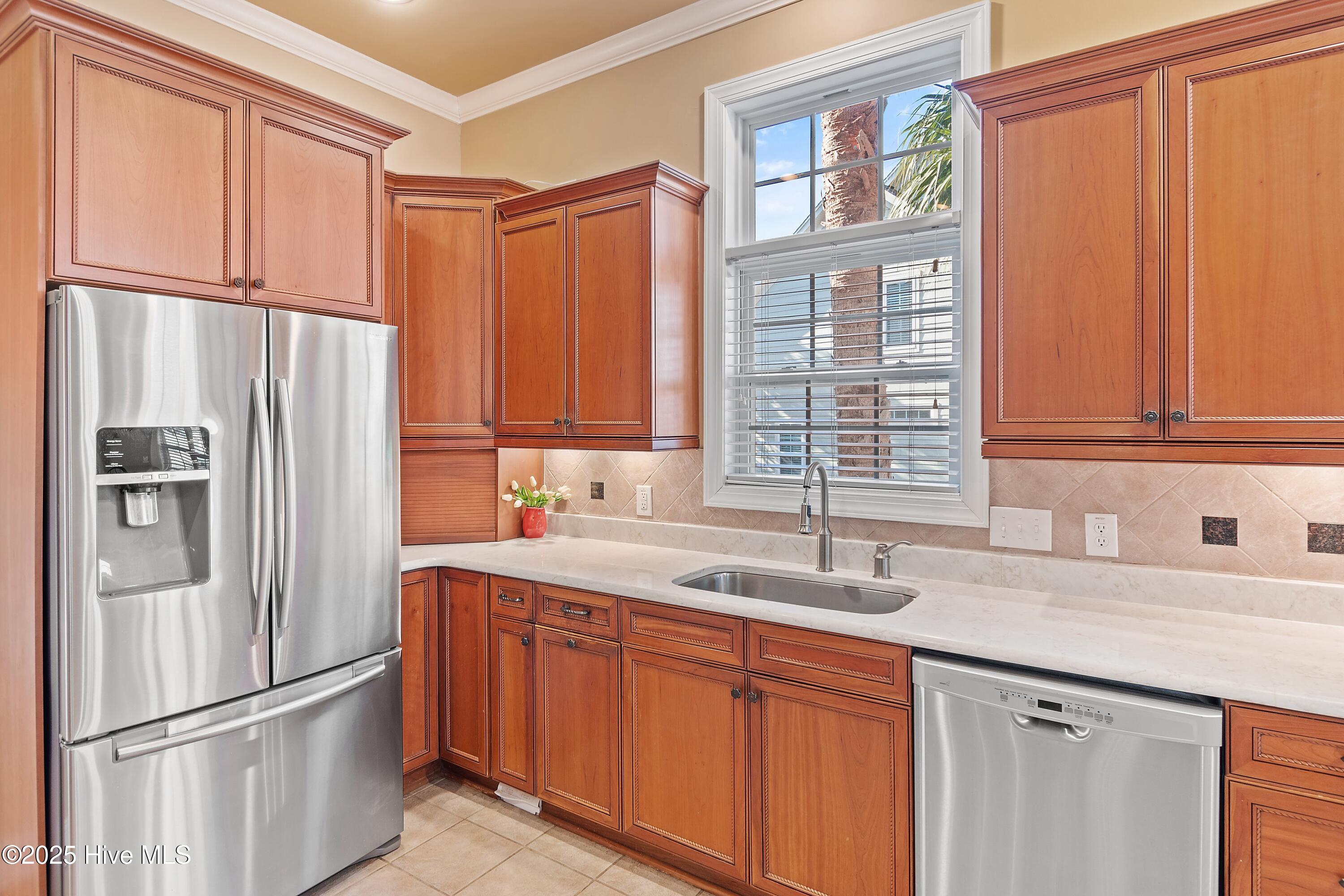 100479094 | Photo 30