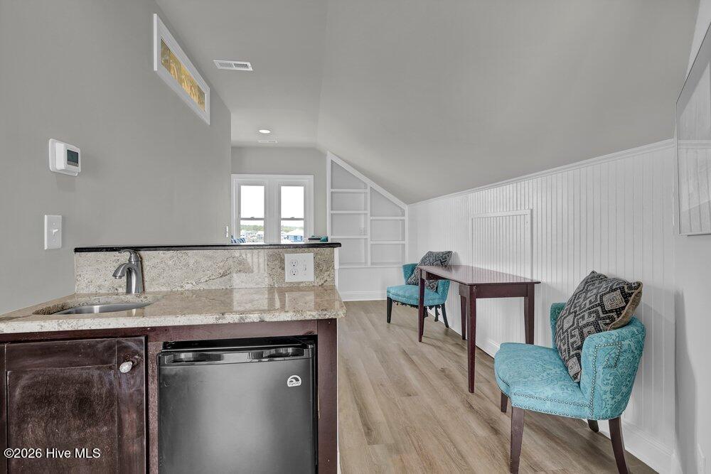 100567511 | Photo 39