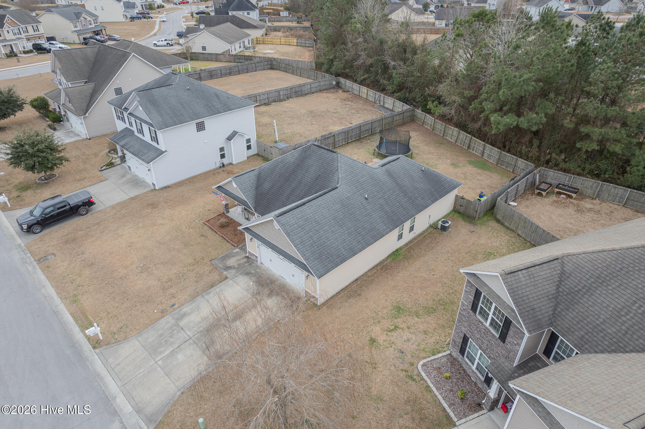 100550736 | Photo 47