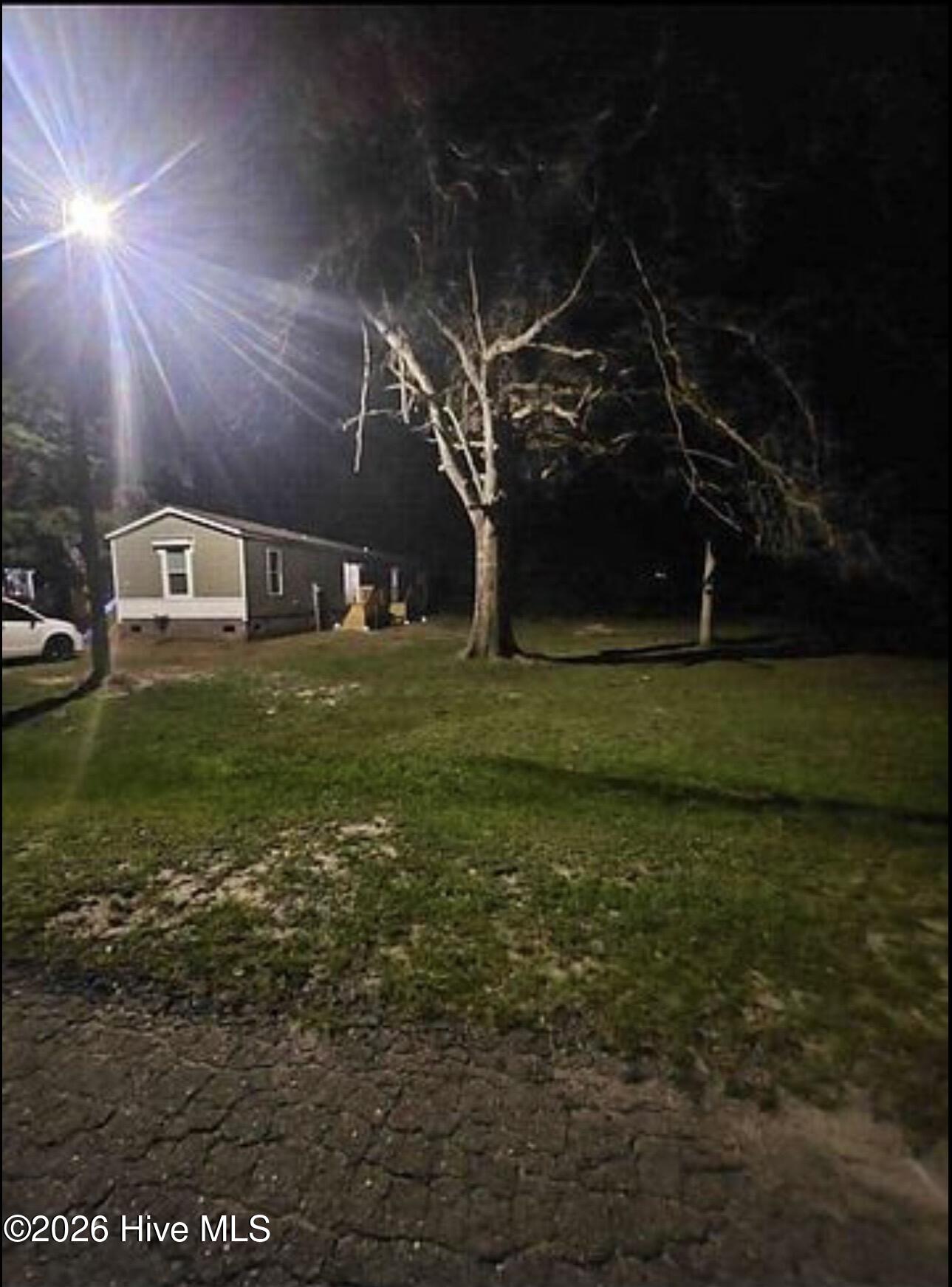 100568186 | Photo 16