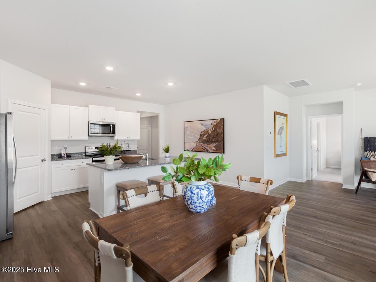 100545378 | Photo 13