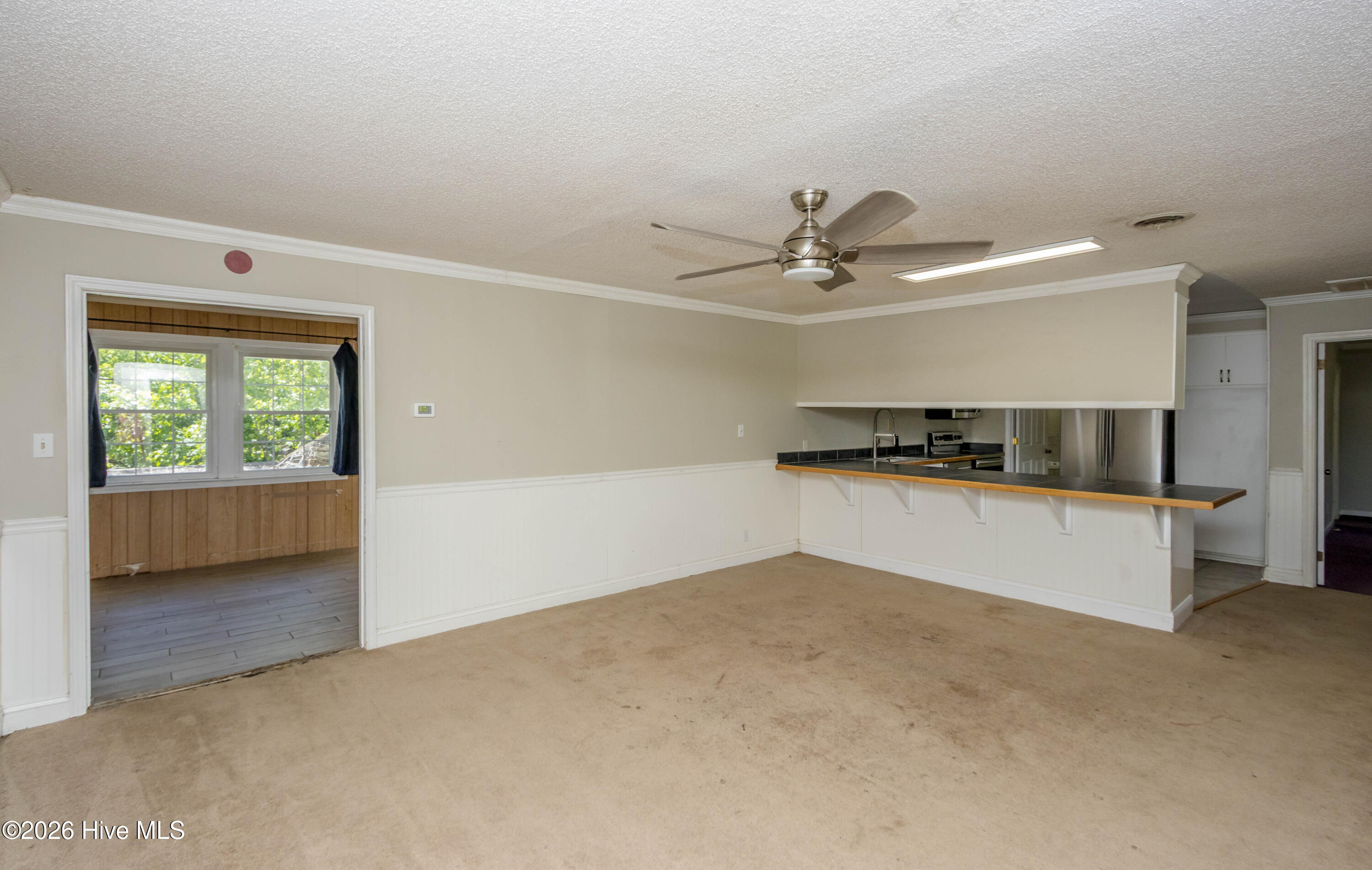 Eat-In Kitchen