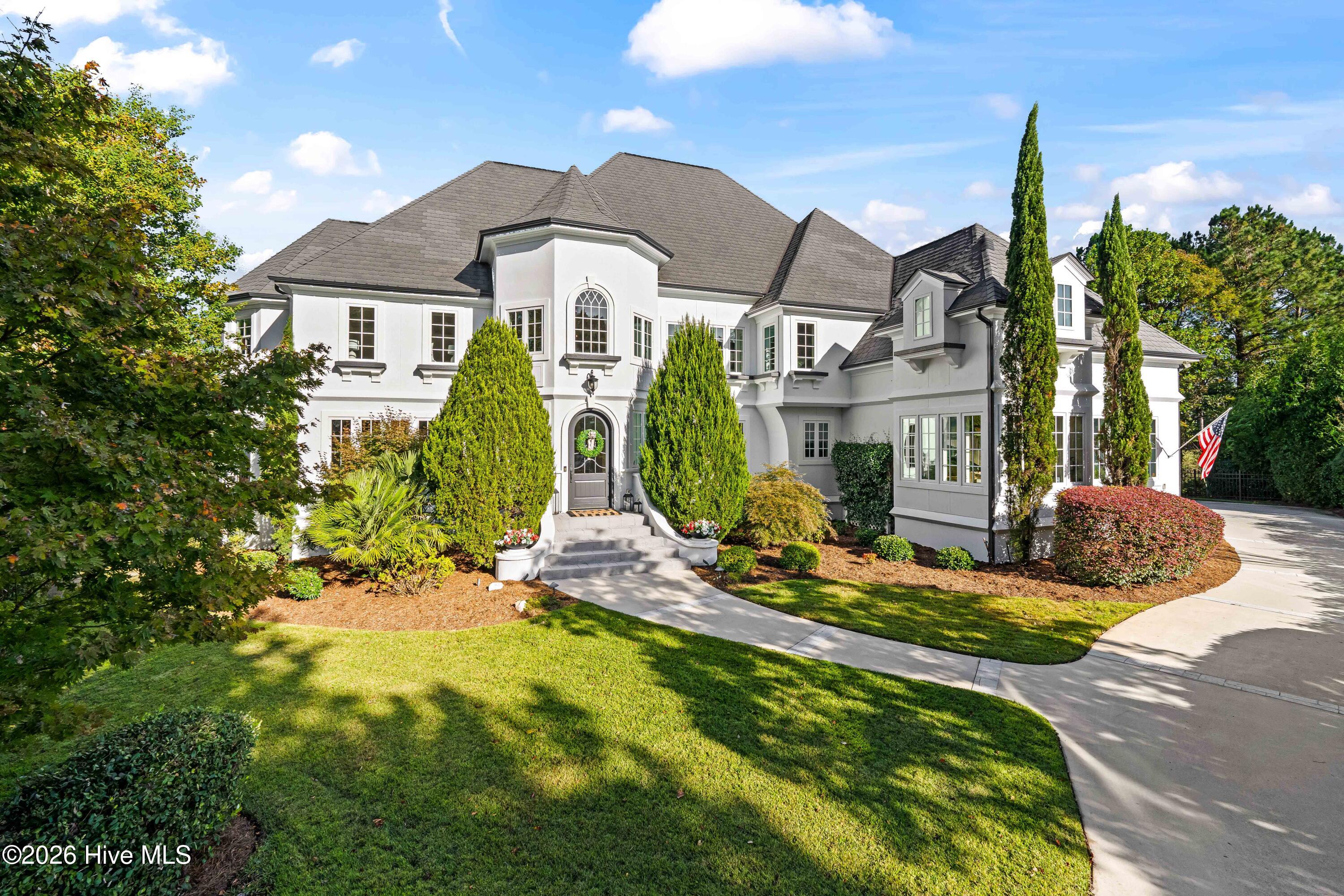 Photo 1 of Mansion for sale at 1932 Sandwedge Pl, Wilmington, NC 28405 | MLS# 100612099 | Listing updated on 2026-10-28