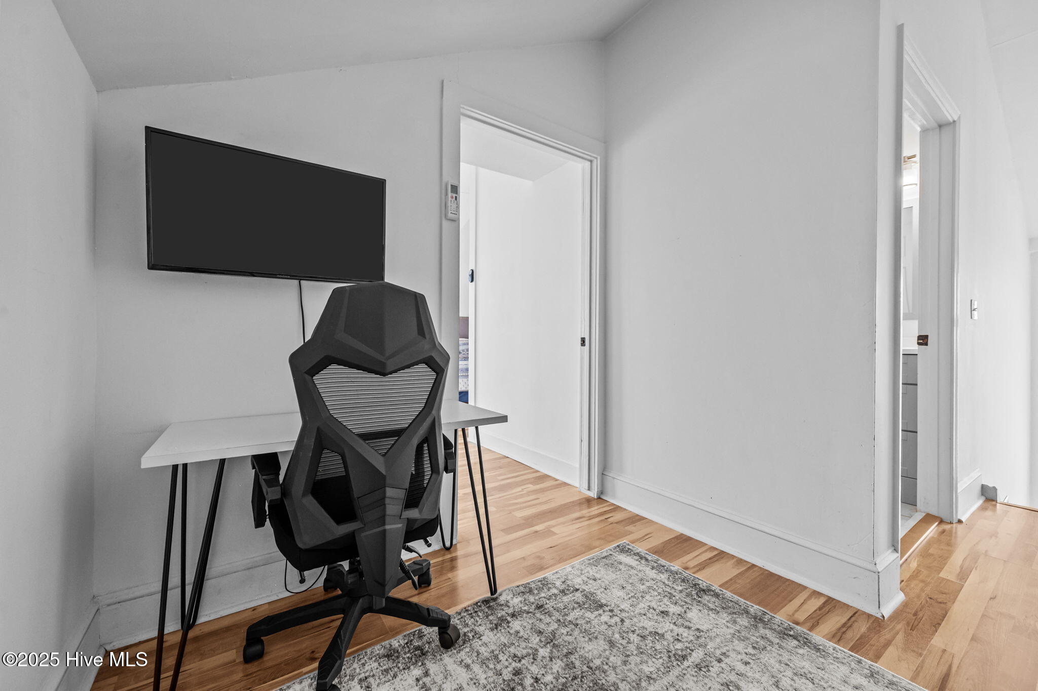 100530530 | Photo 33