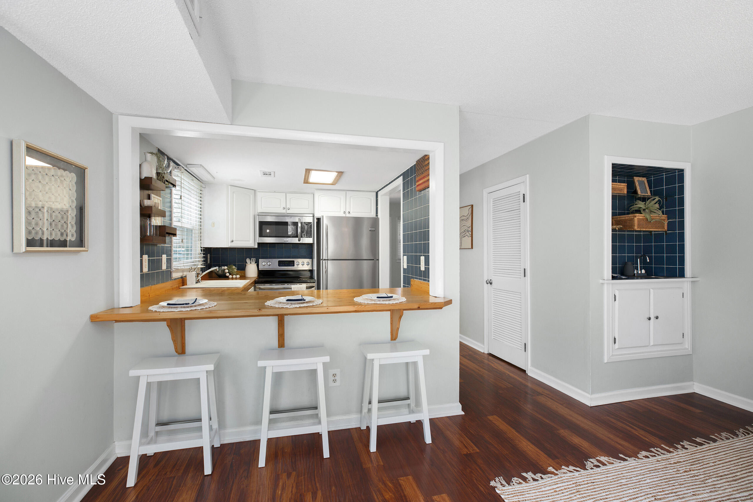 100561639 | Photo 12