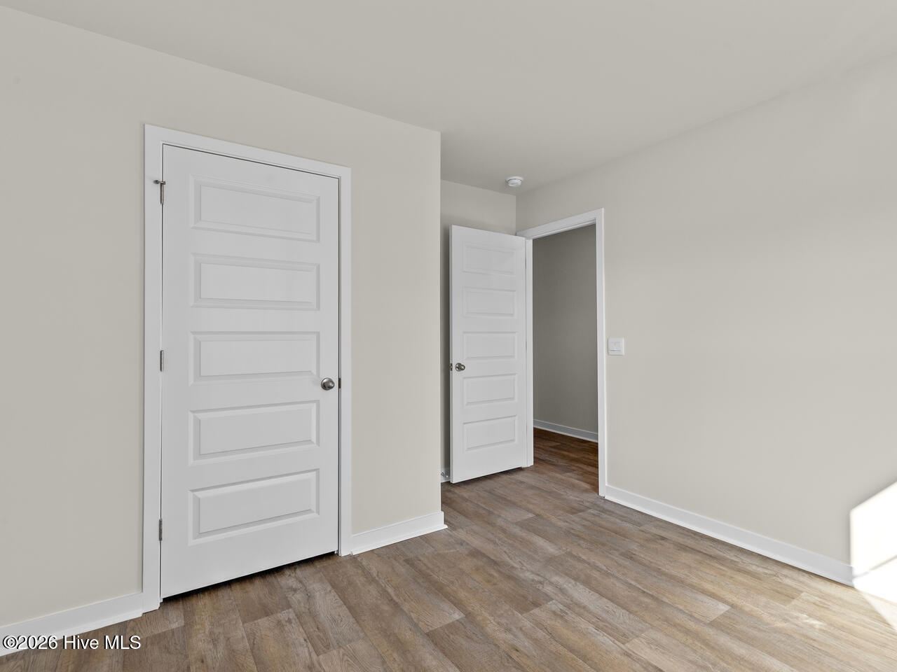 100544401 | Photo 11