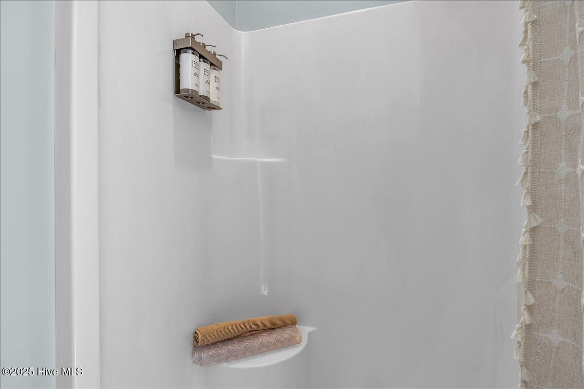 100532414 | Photo 33