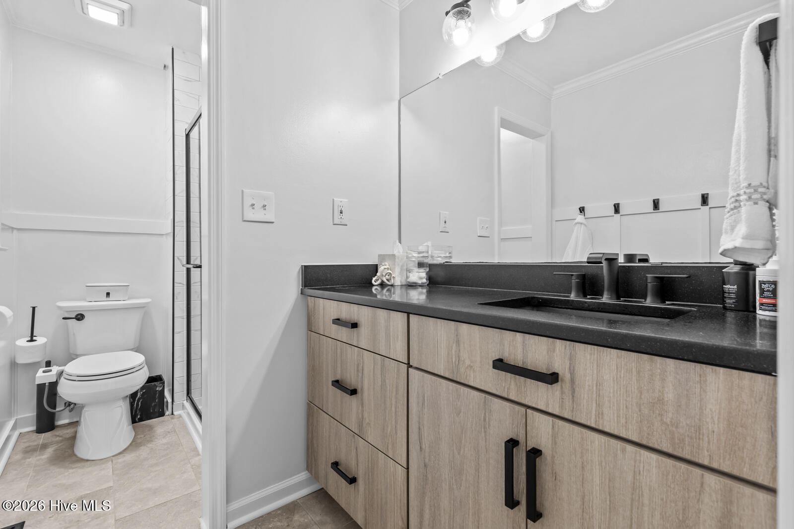 100569871 | Photo 44