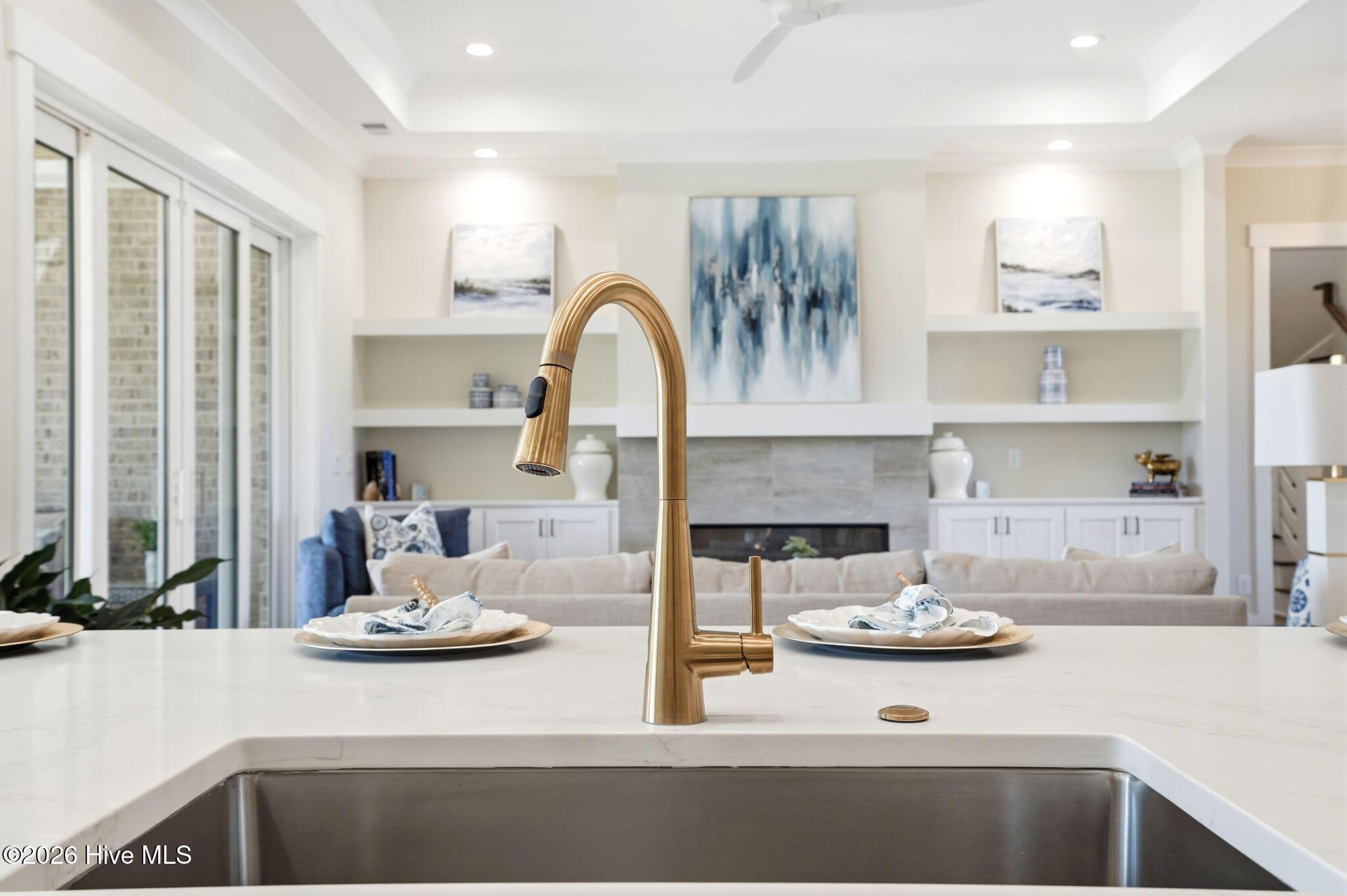 100537171 | Photo 33