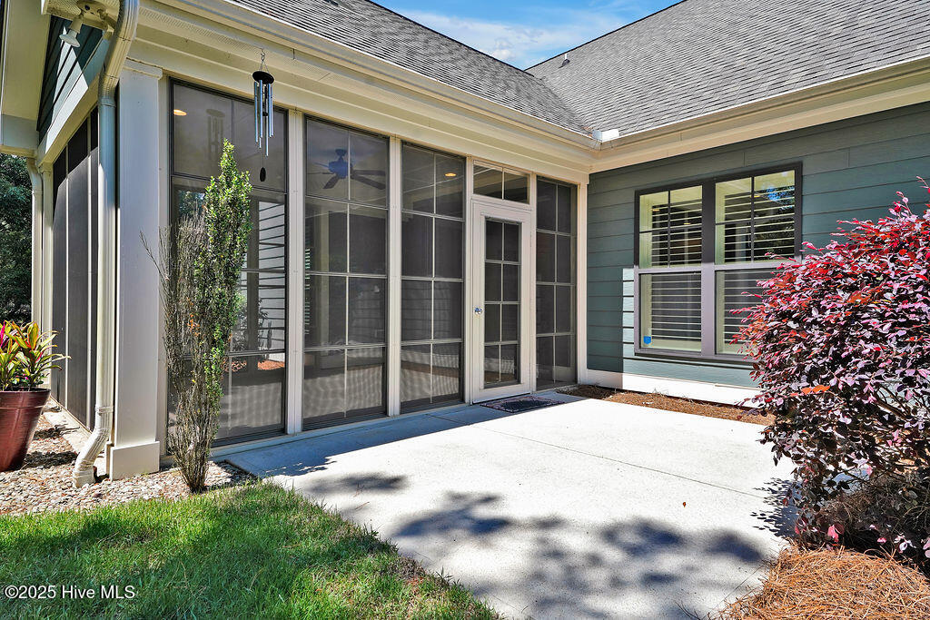 100527649 | Photo 43