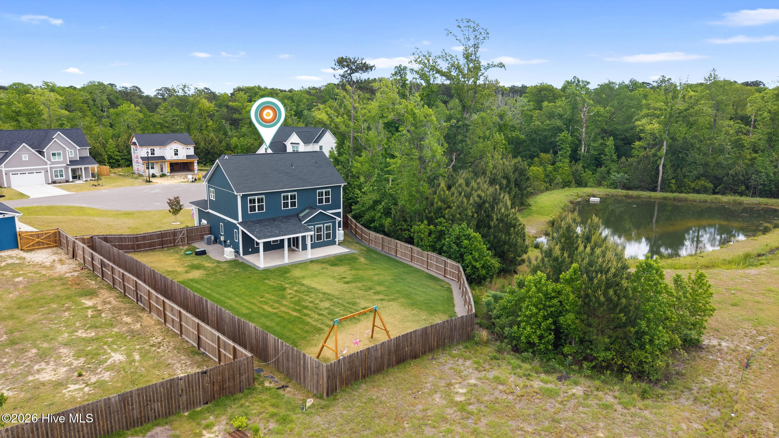 100570629 | Photo 56