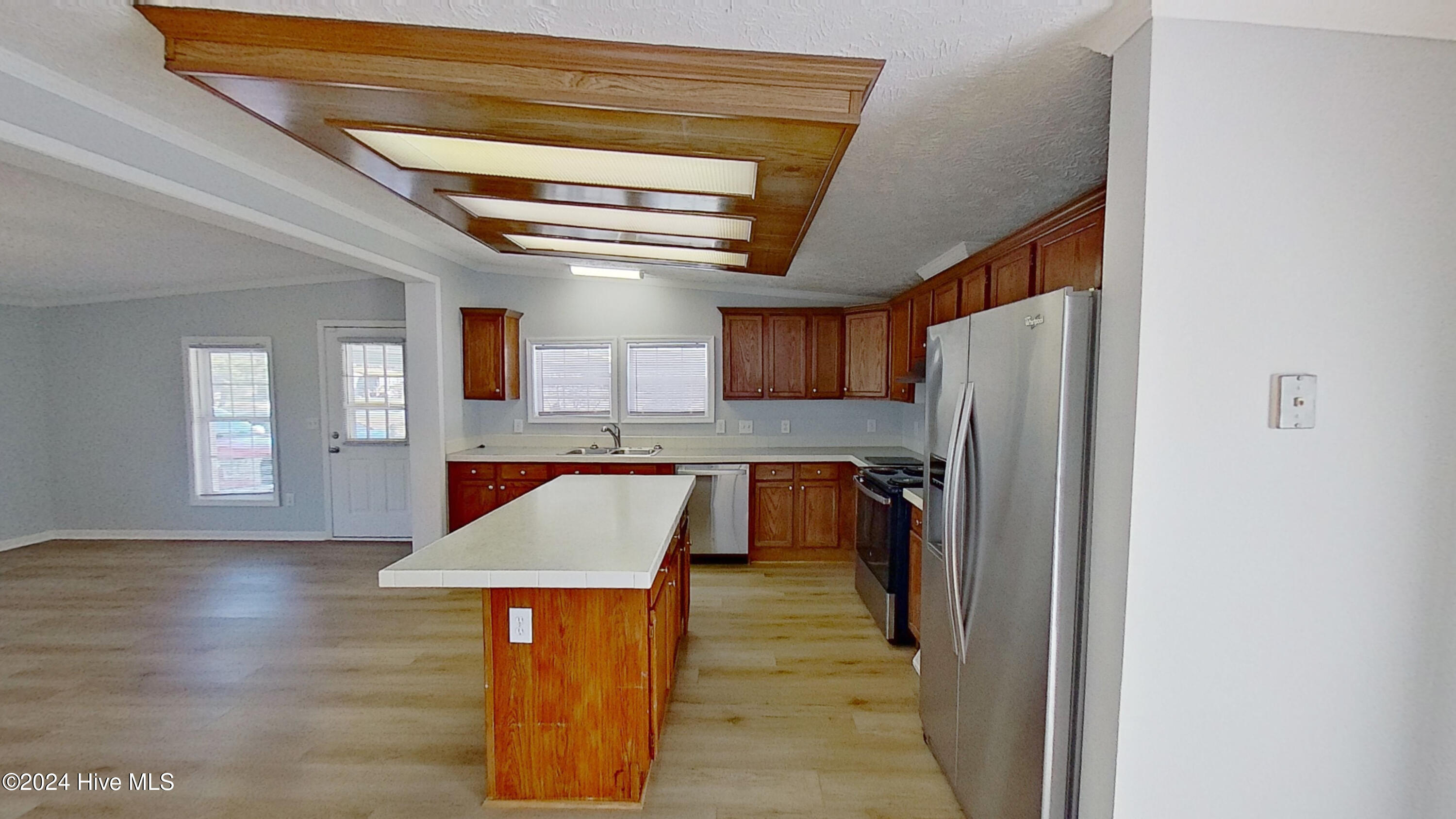 100550318 | Photo 12