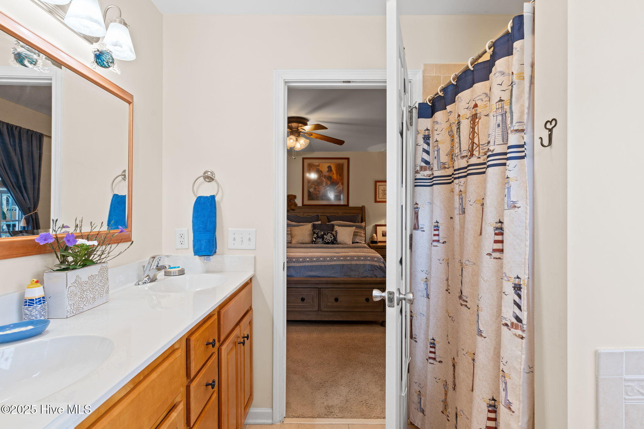 100534396 | Photo 18