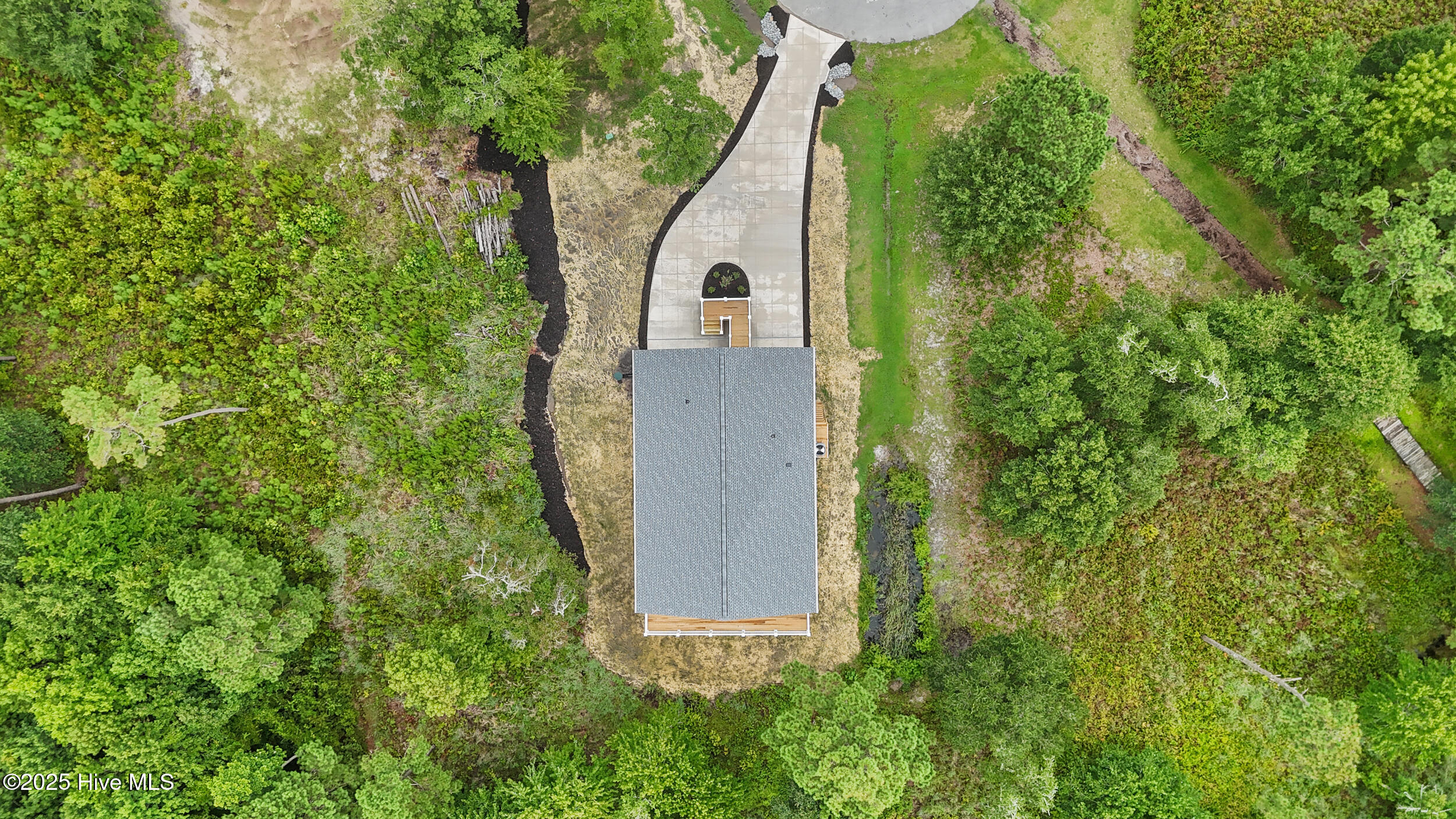 100524139 | Photo 58