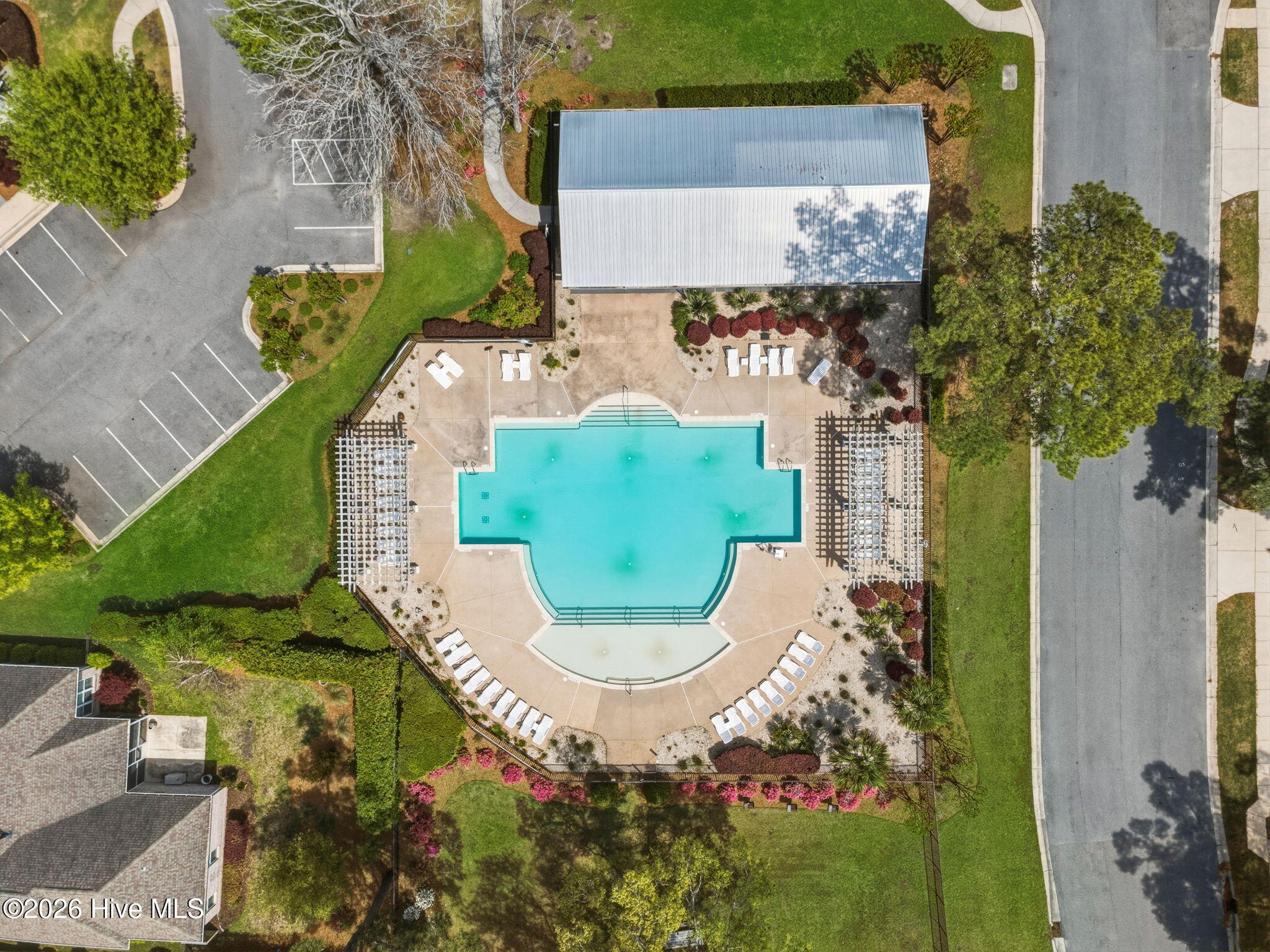 100565702 | Photo 45