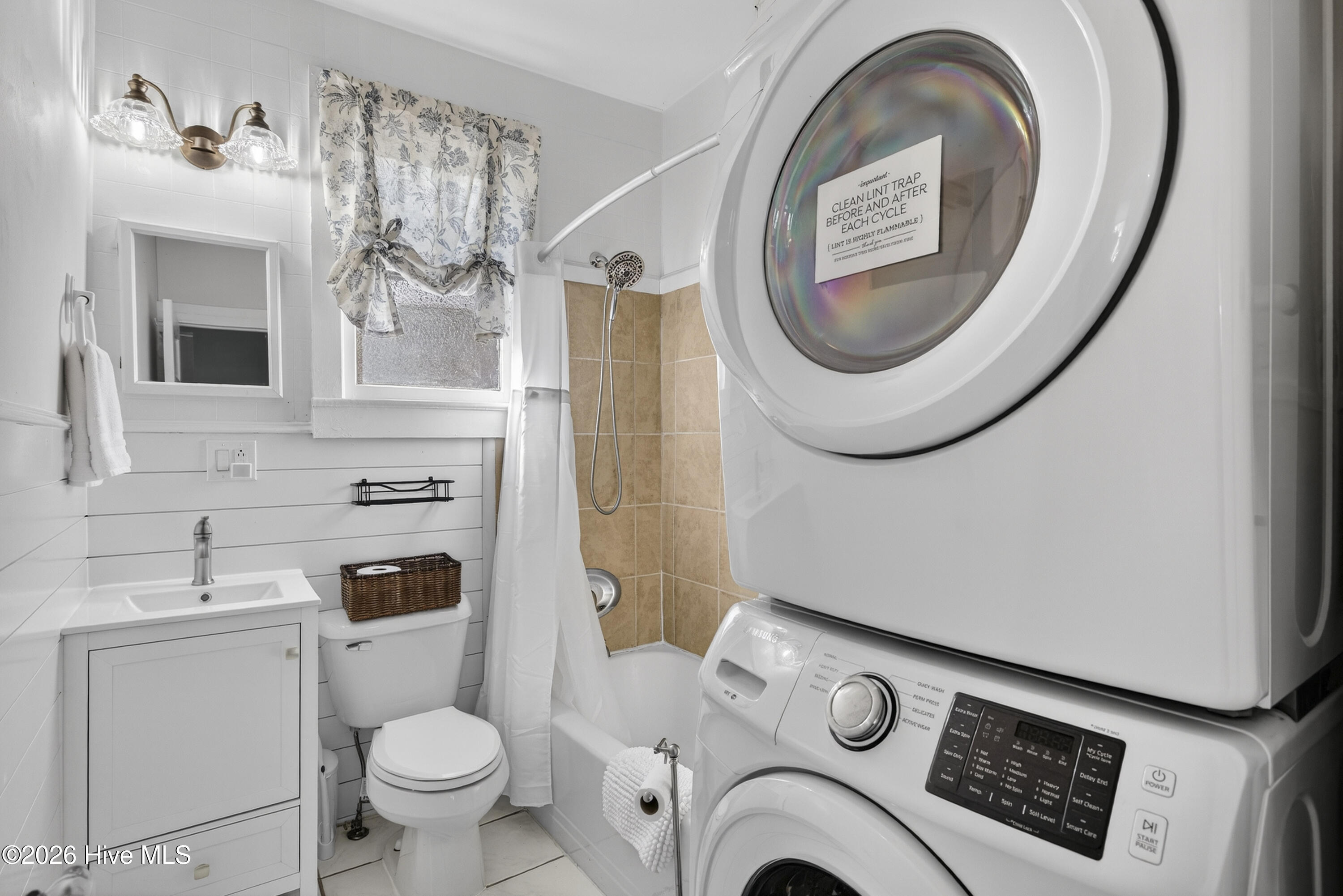 100555713 | Photo 37