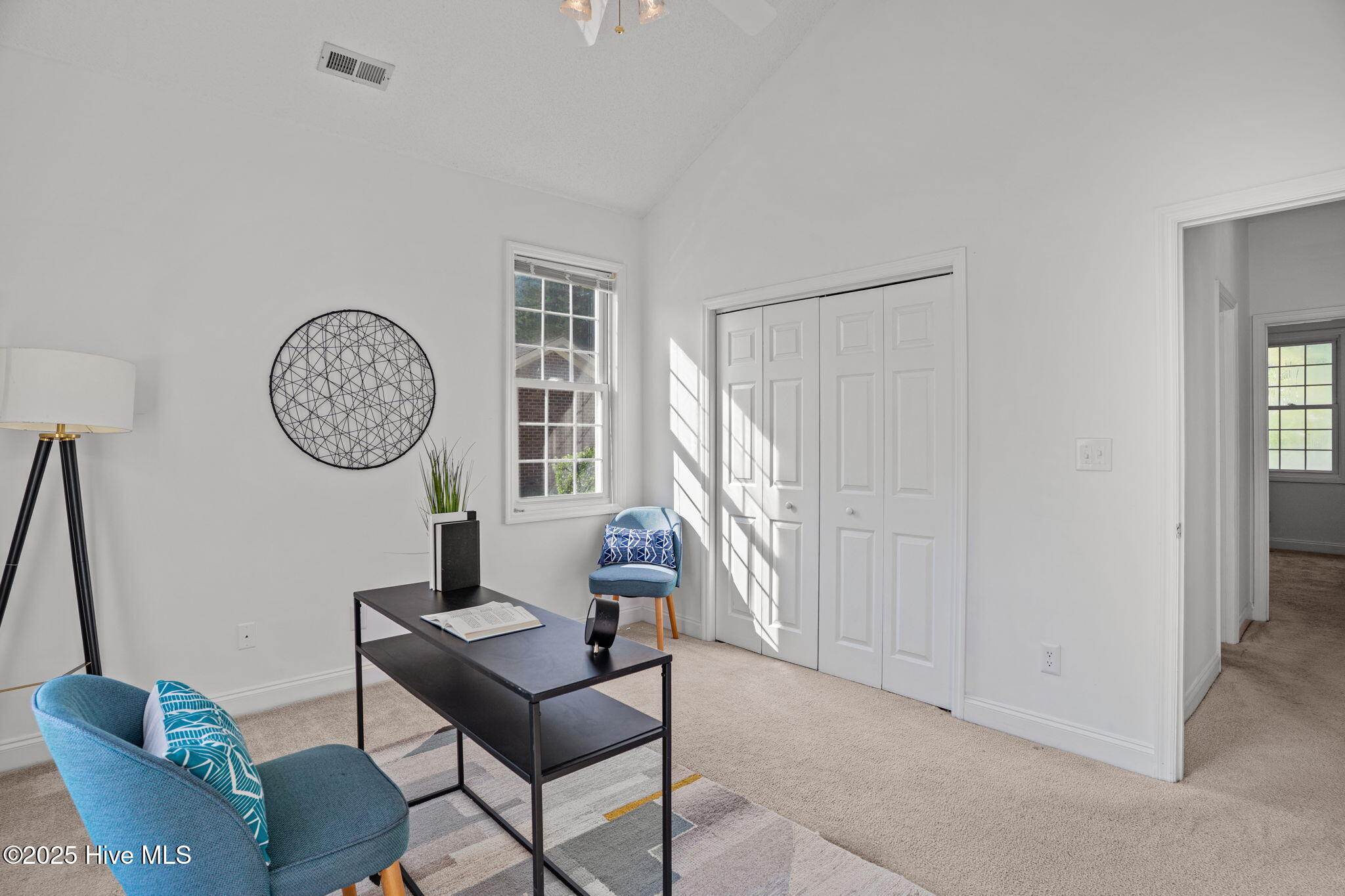 100511511 | Photo 30