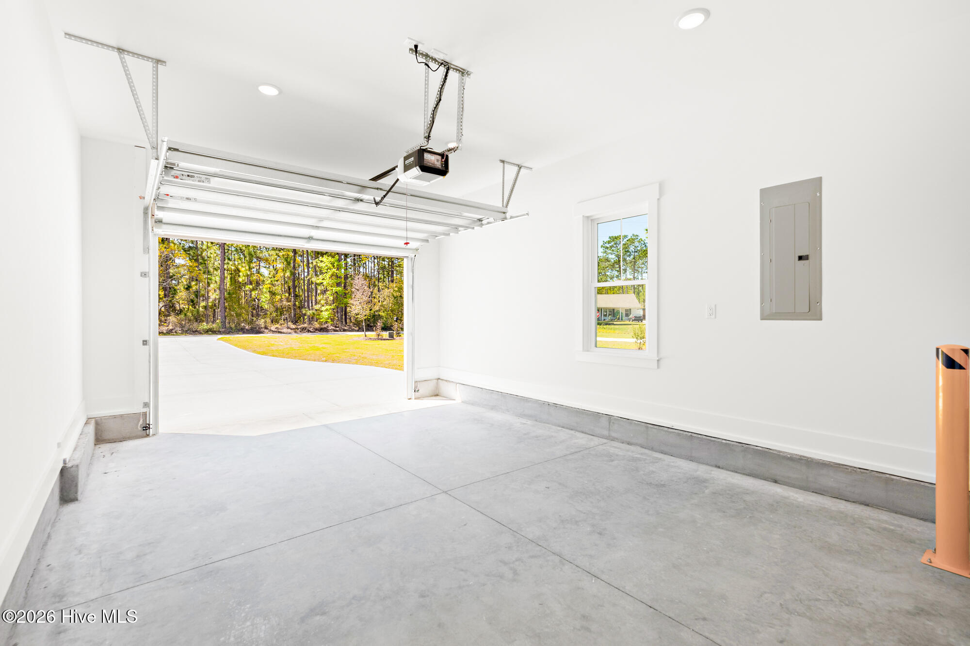 100565592 | Photo 22