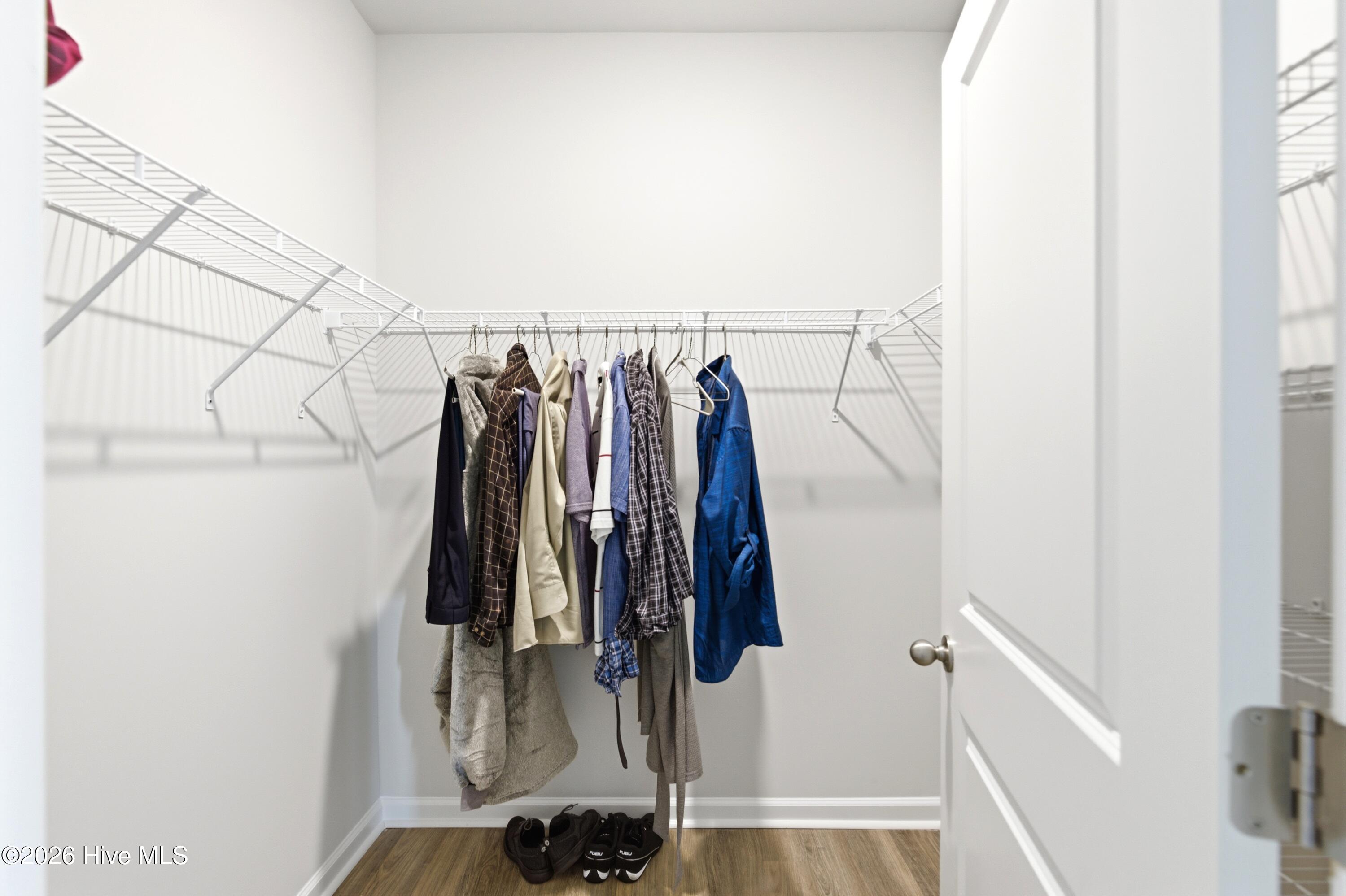 100563047 | Photo 34